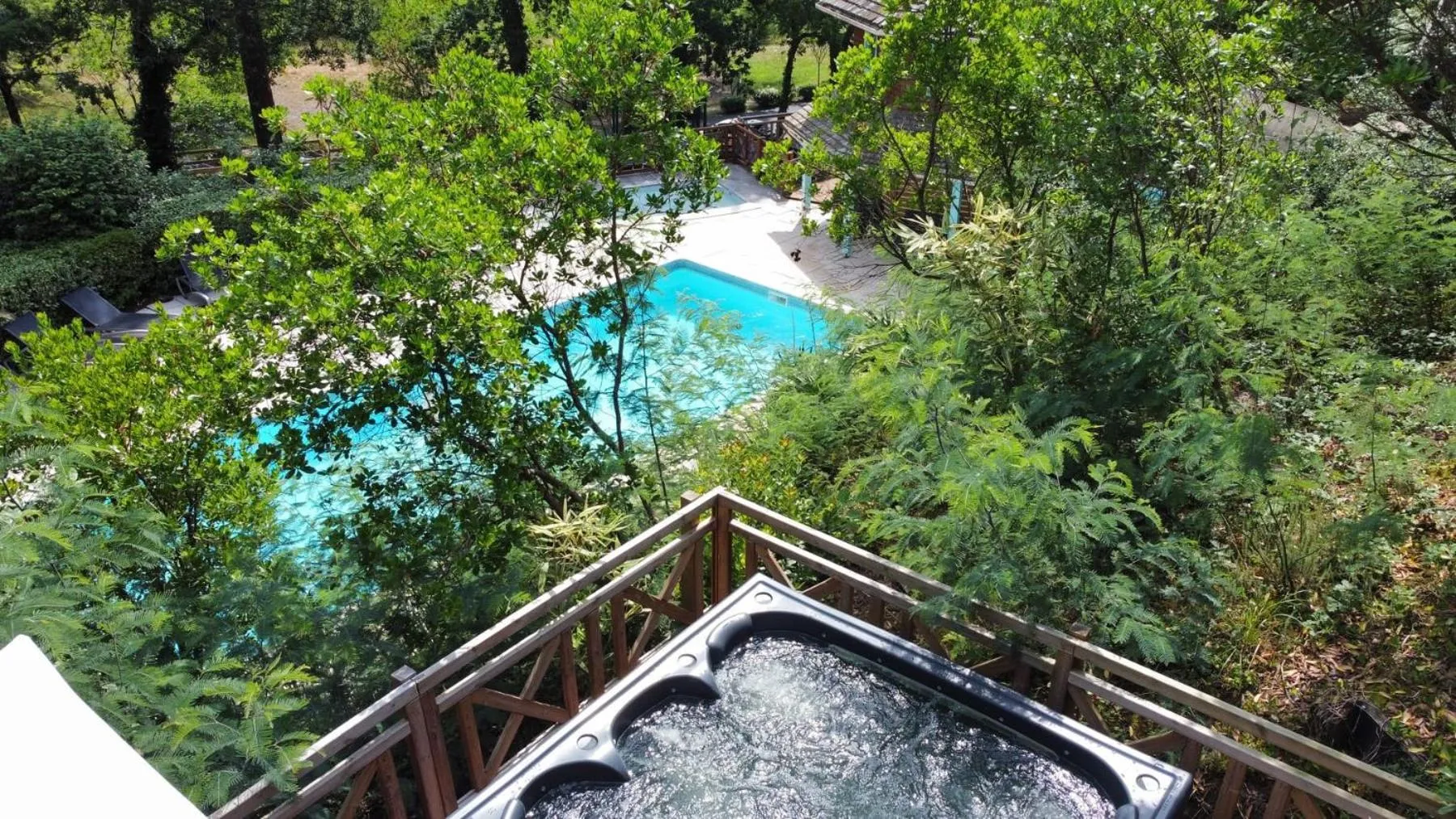 Hot Tub in Village Nature et Océan à côté de la plage avec piscine et jacuzzi