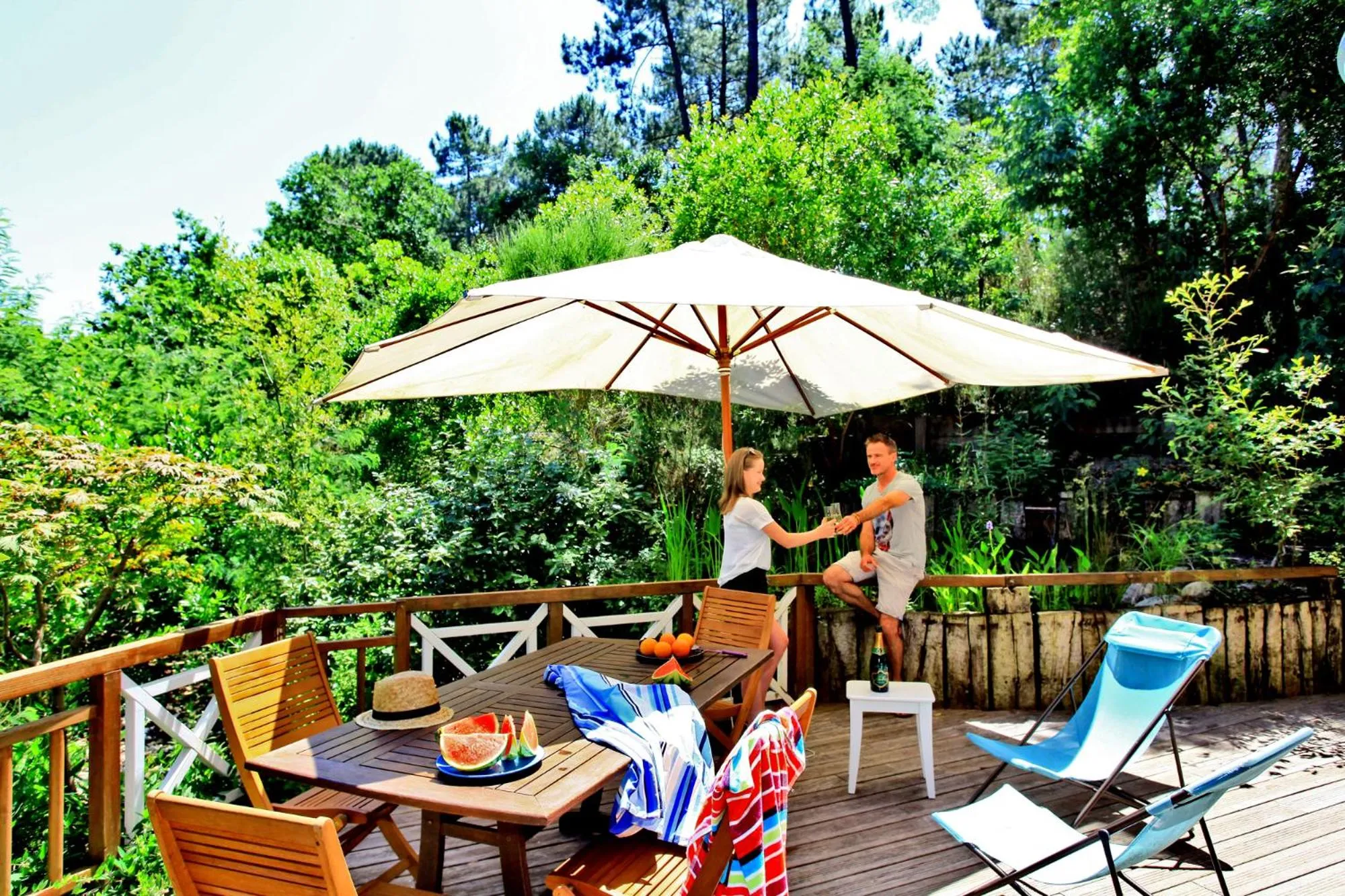 Patio in Village Nature et Océan à côté de la plage avec piscine et jacuzzi