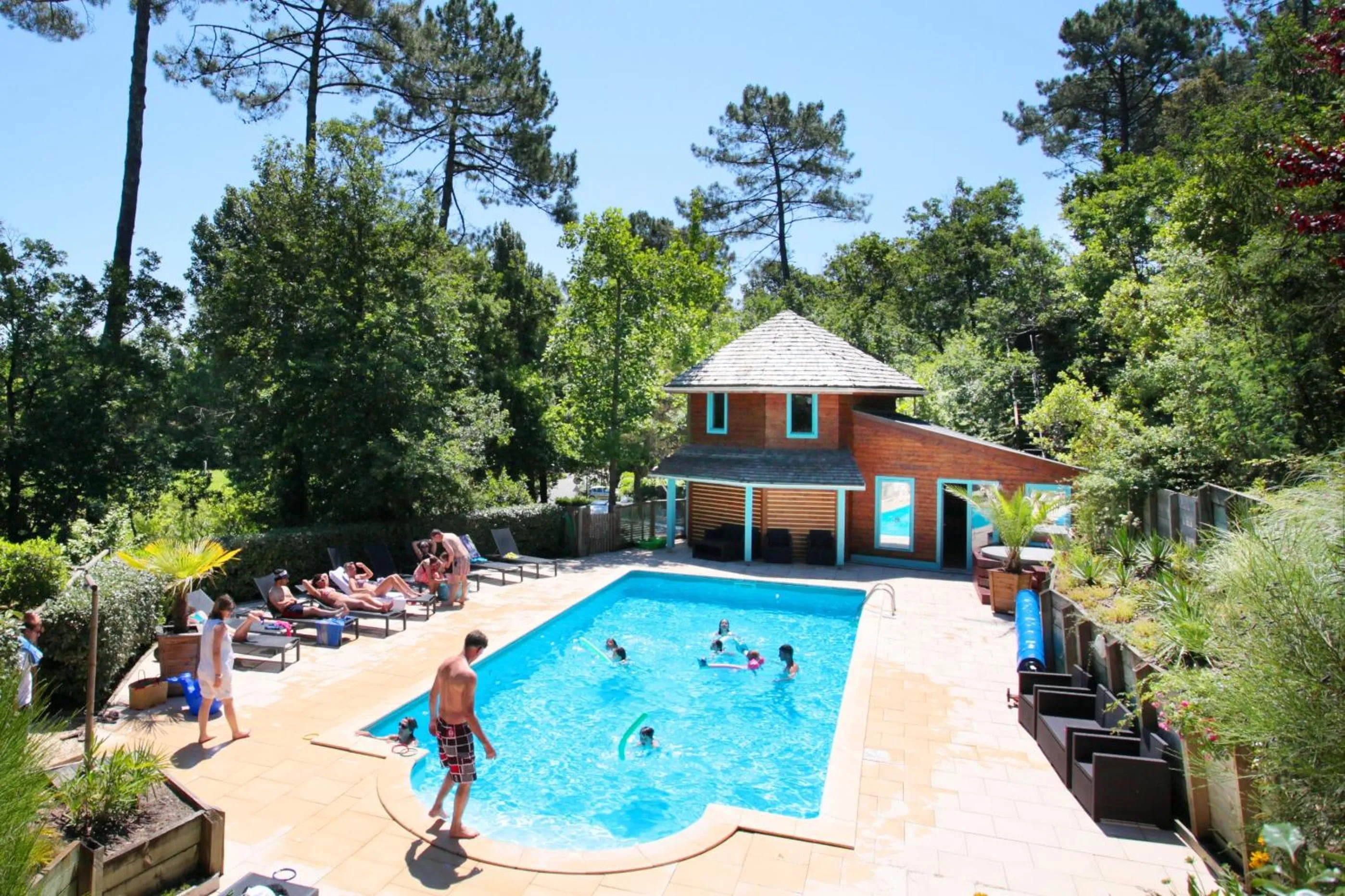 Swimming pool in Village Nature et Océan à côté de la plage avec piscine et jacuzzi