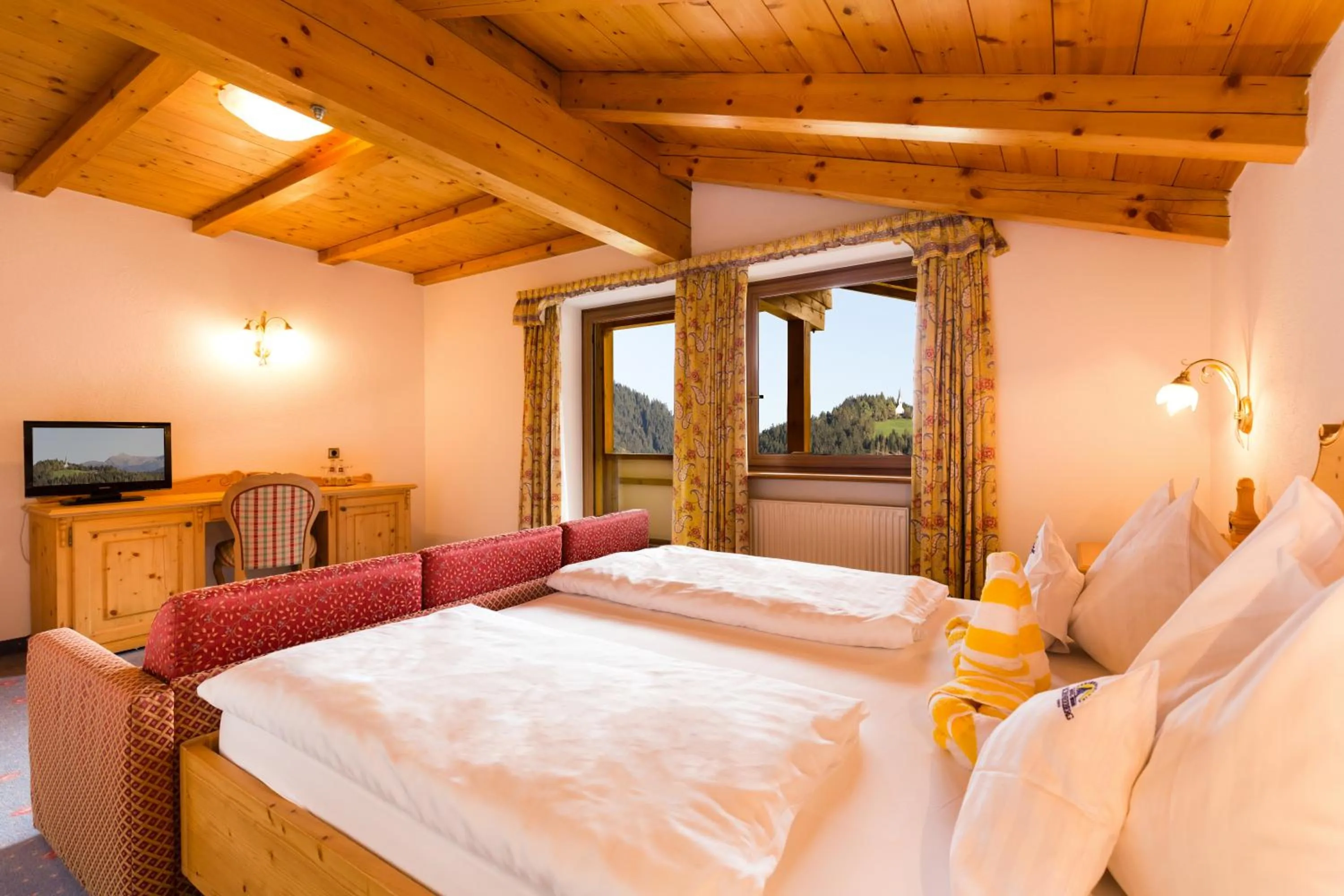 Photo of the whole room, Bed in Hotel Schneeberg FAMILY SPA RESORT