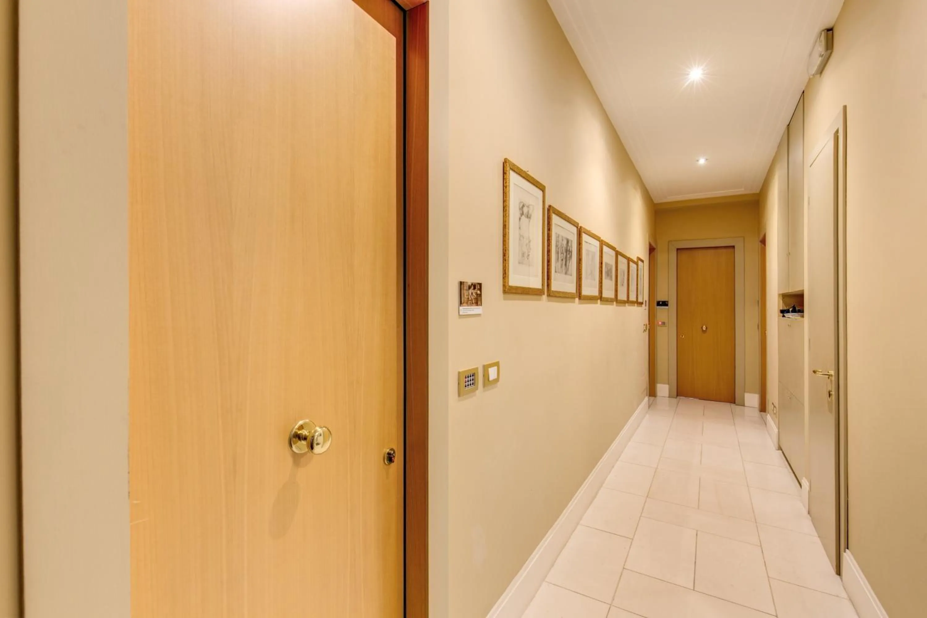 Lobby or reception in Gonfalone 6