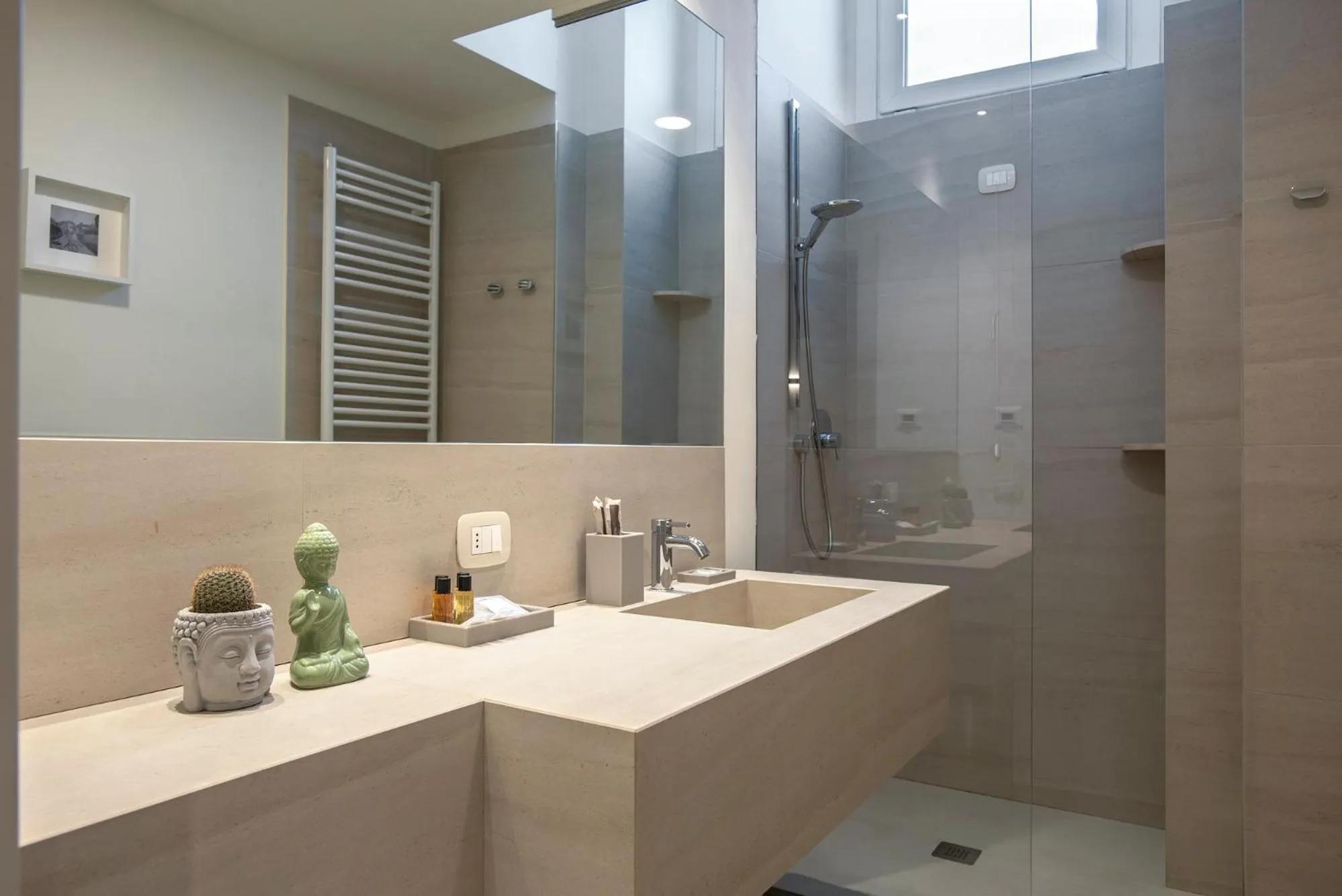 Shower in Gonfalone 6