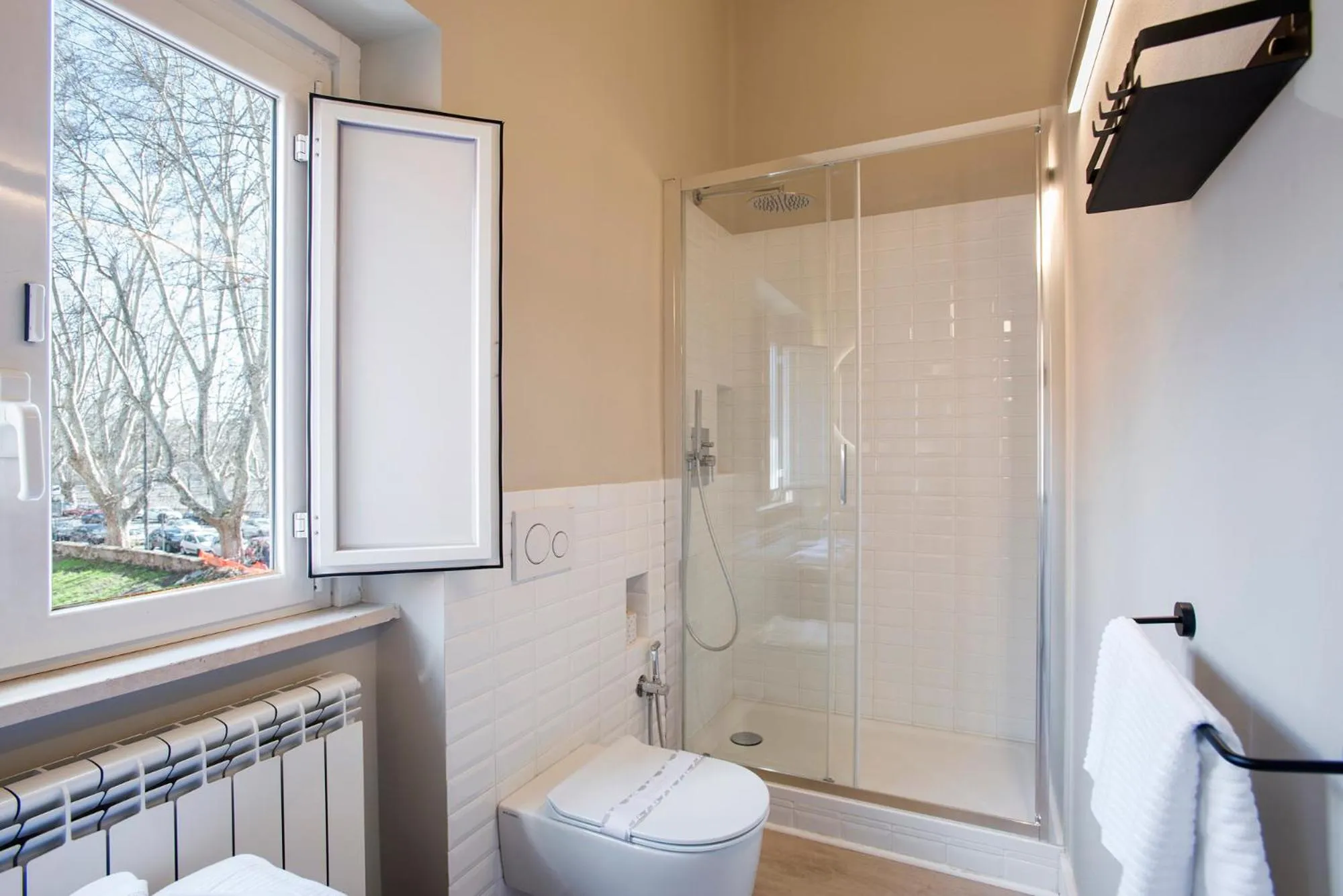 Shower in Gonfalone 6