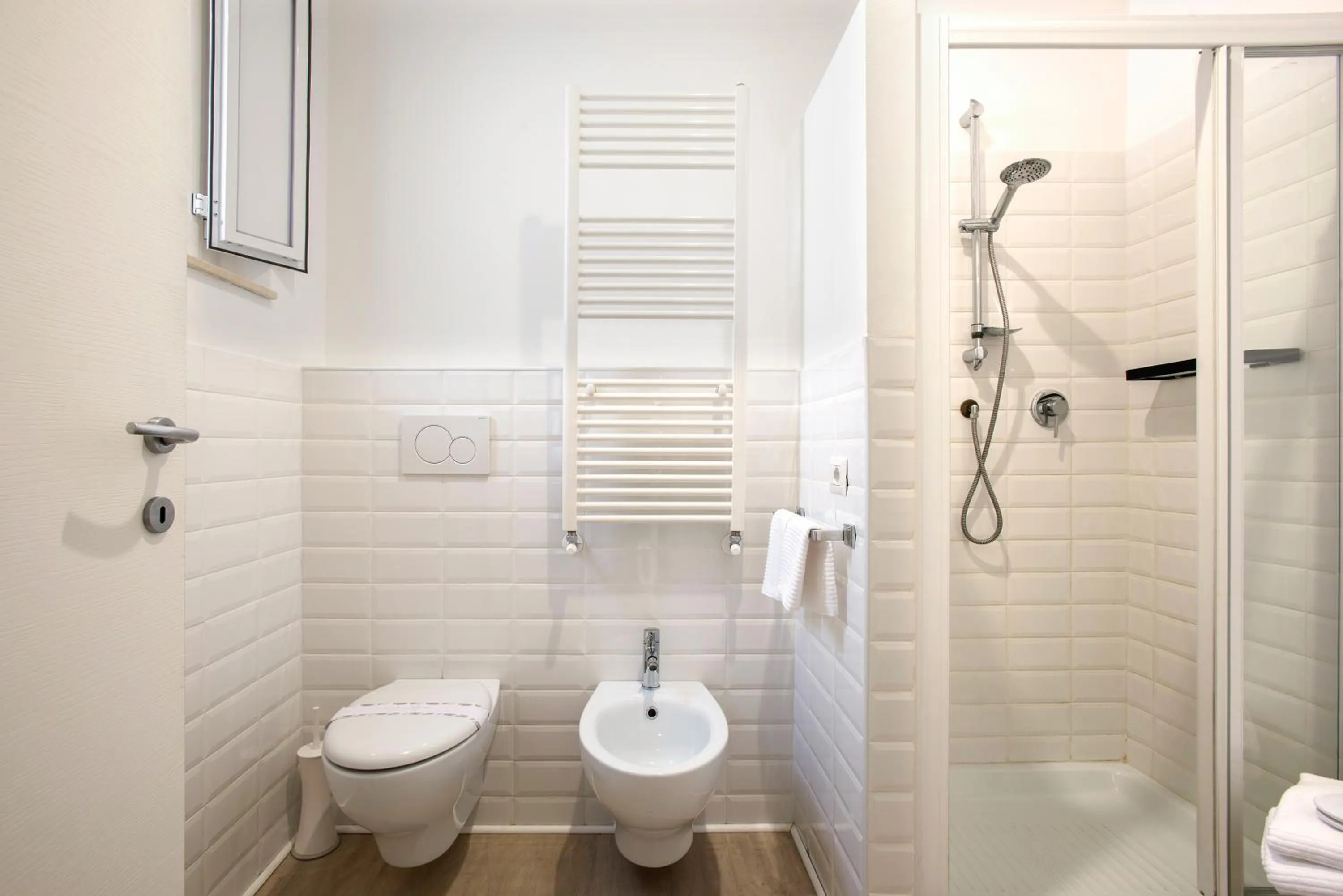 Shower in Gonfalone 6