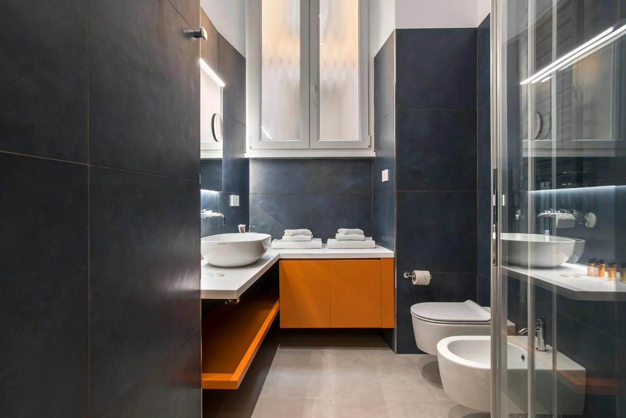 Shower in Gonfalone 6