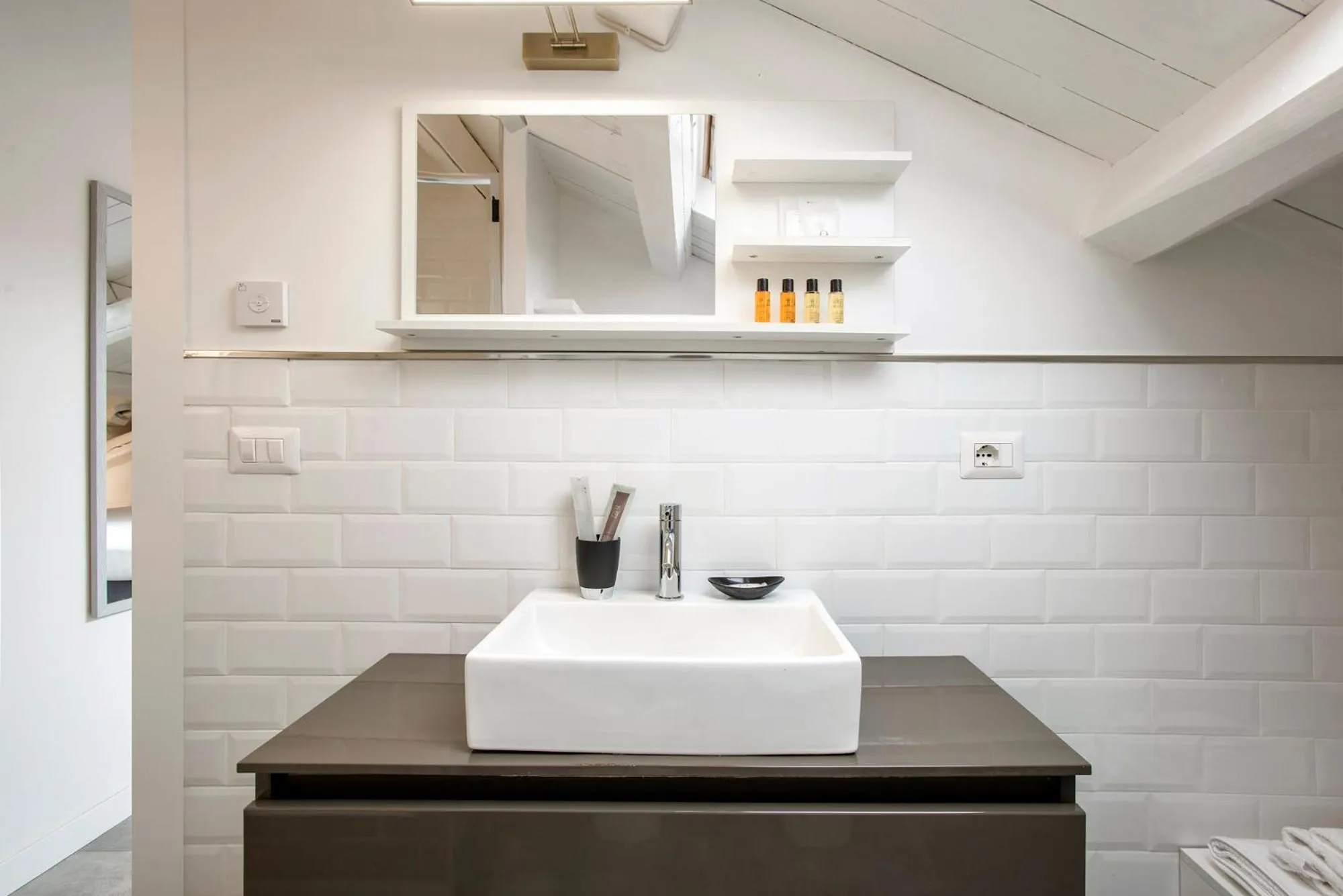 Shower in Gonfalone 6