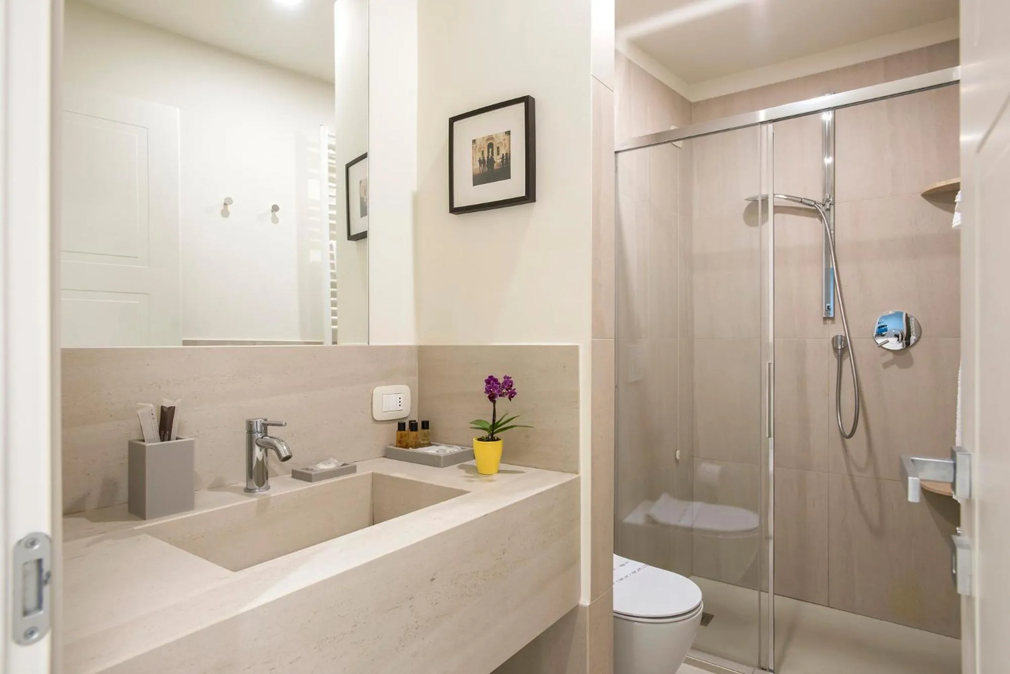 Shower in Gonfalone 6