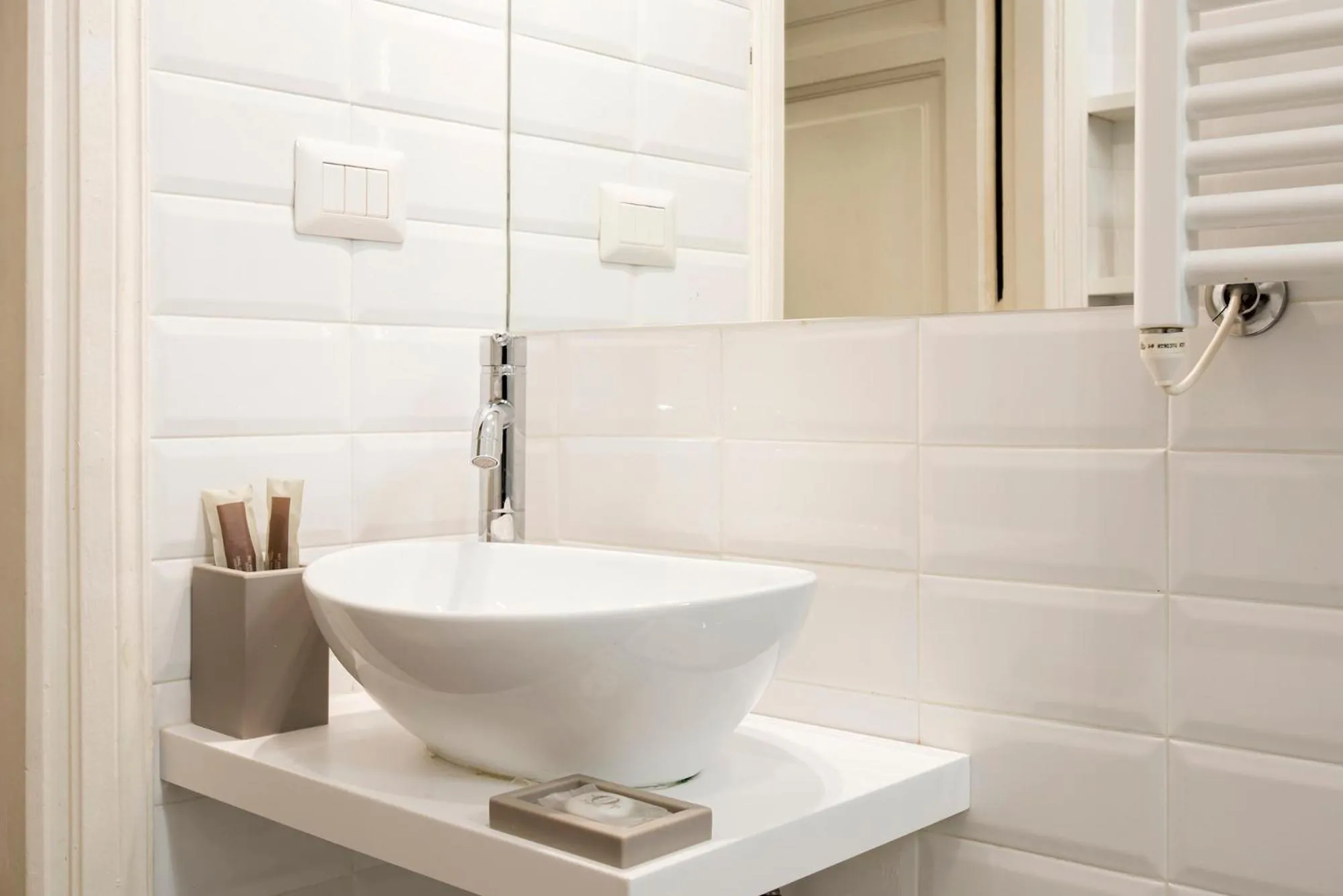 Shower in Gonfalone 6