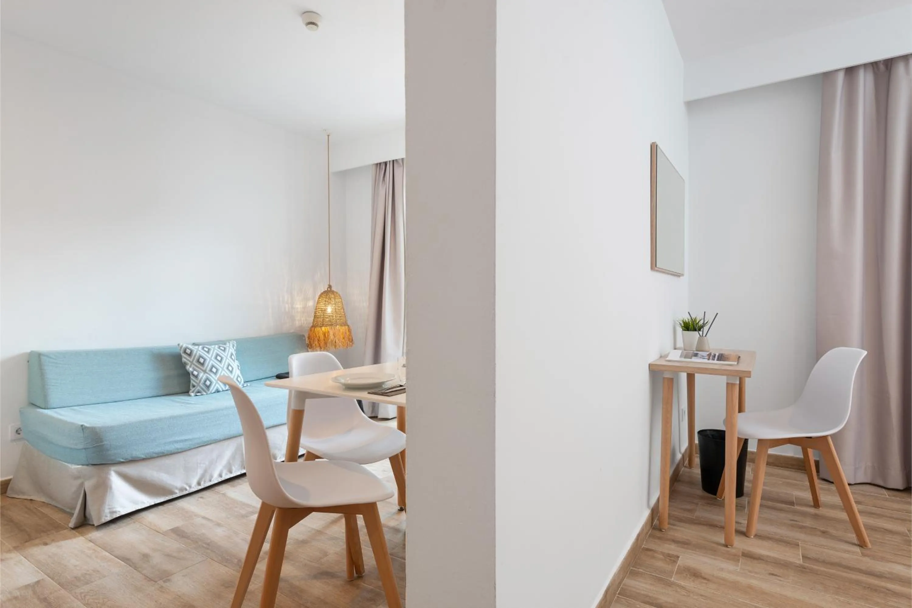 Dining area in Villa Real Club Apartments