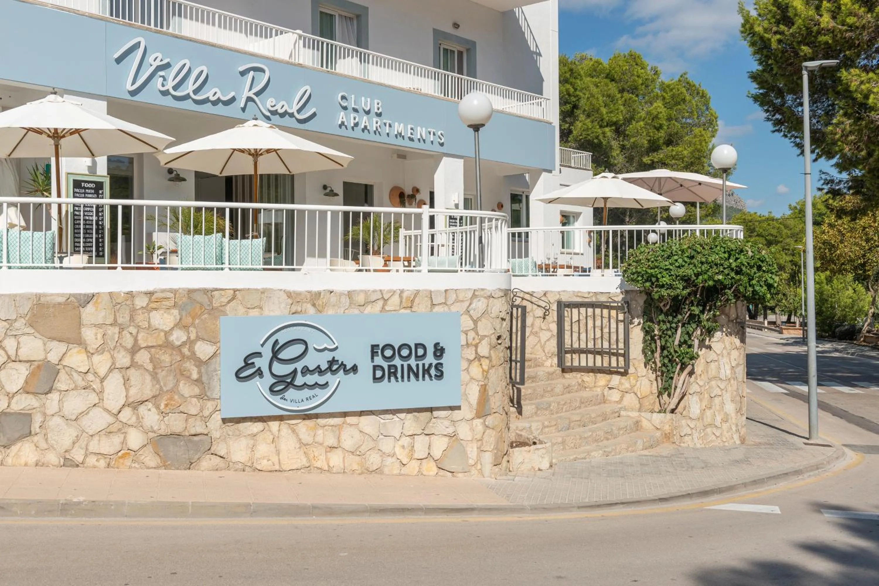 Property building in Villa Real Club Apartments