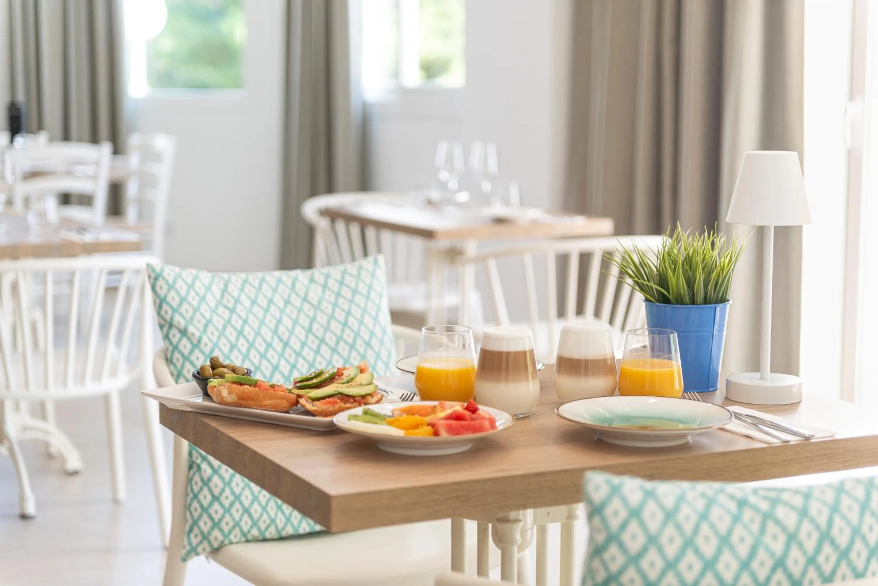 Dining area in Villa Real Club Apartments
