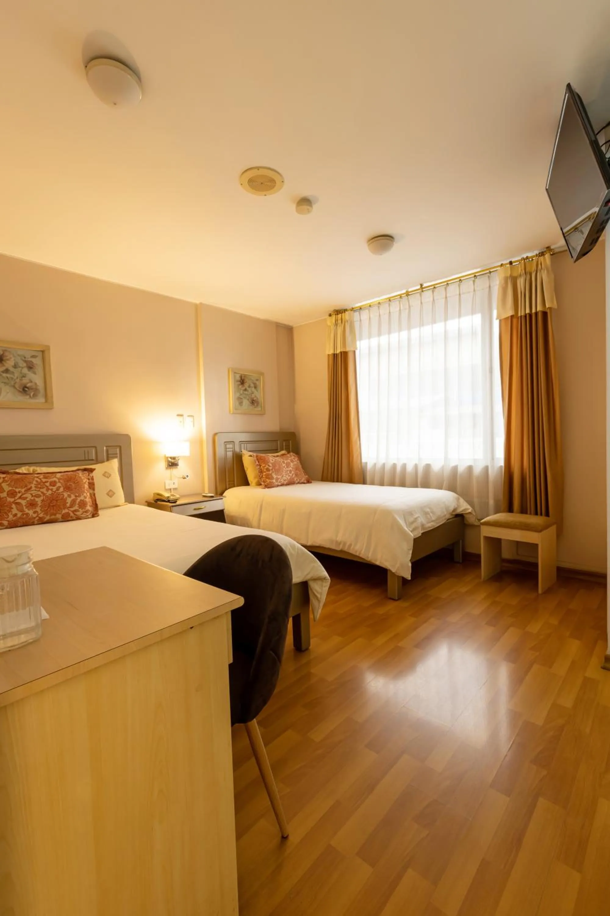 Photo of the whole room, Bed in Hotel Sandmelis