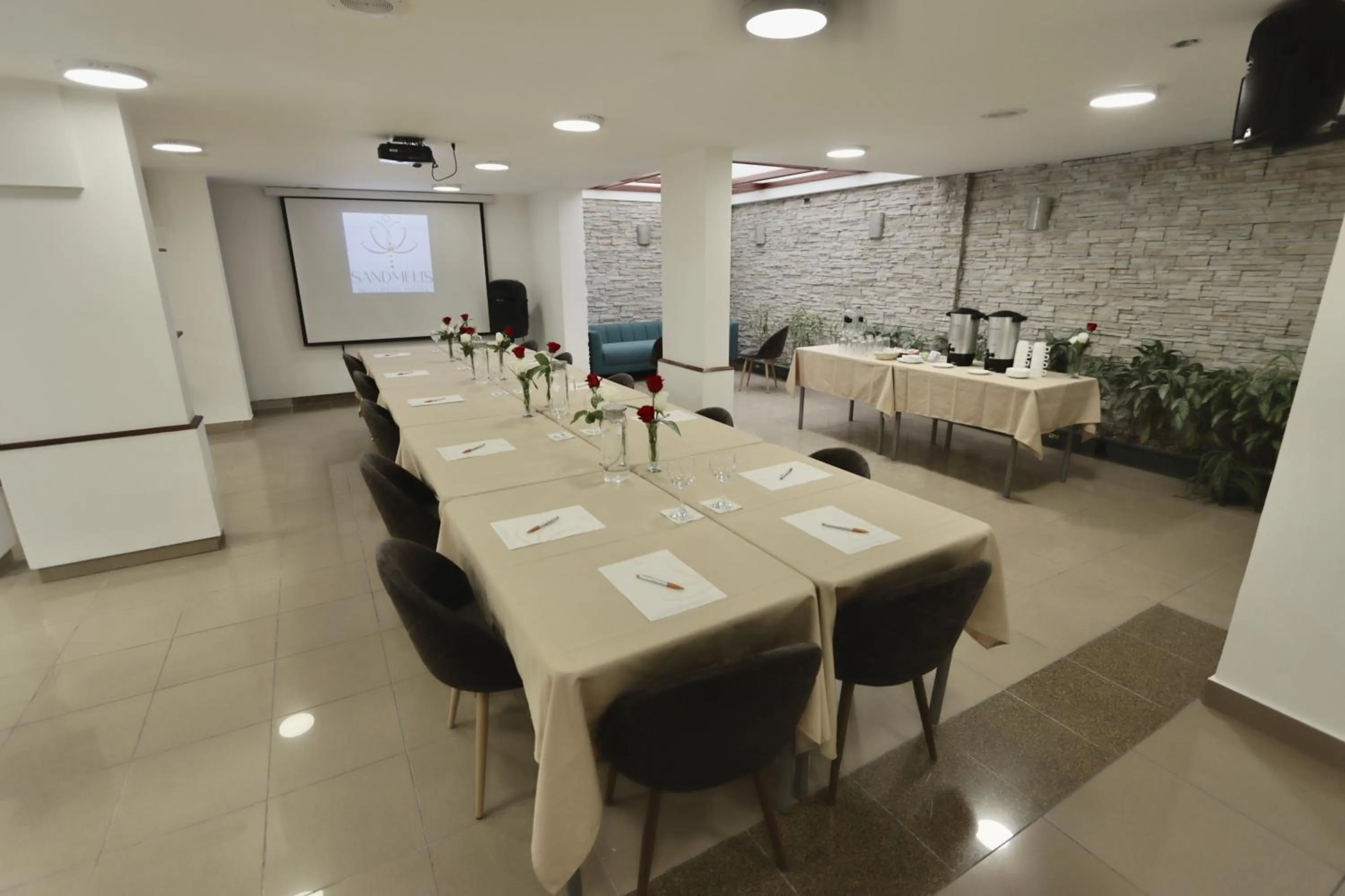 Business facilities in Hotel Sandmelis