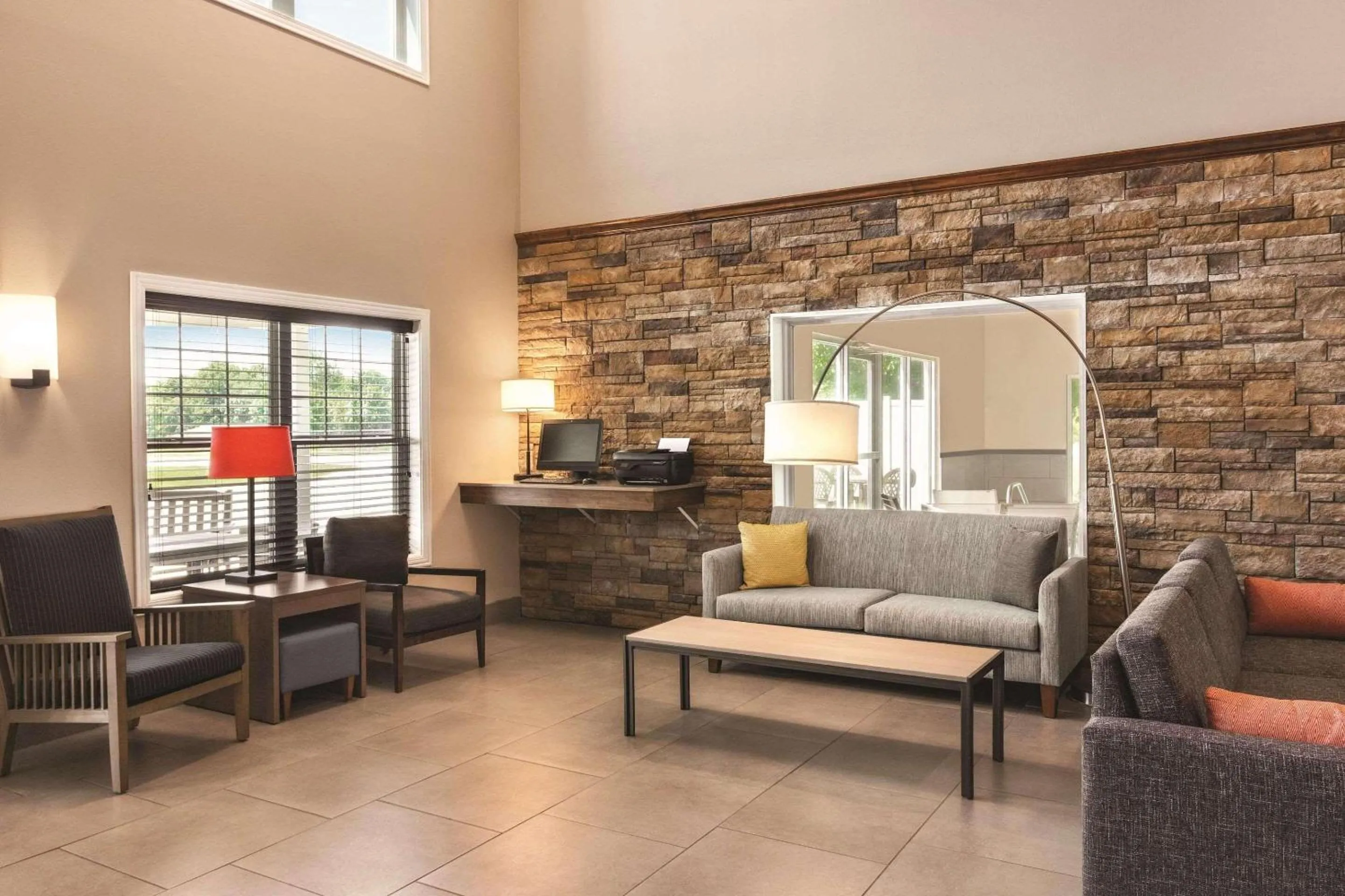 Lobby or reception in Country Inn & Suites by Radisson, Buffalo, MN