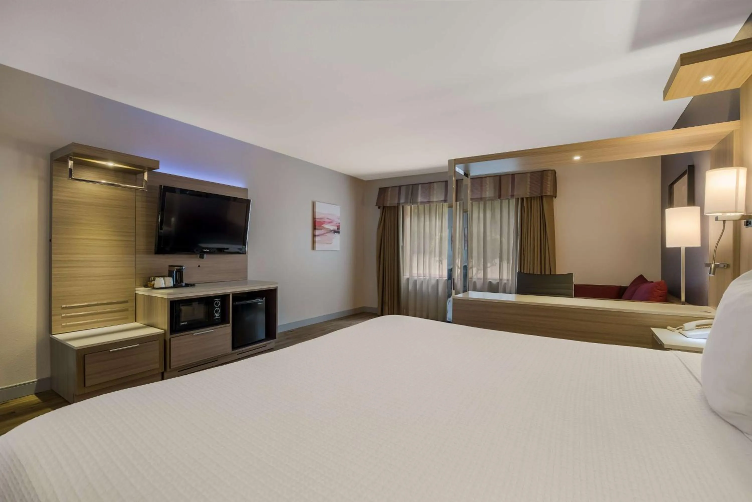 Bedroom, Bed in Best Western Diamond Bar Hotel & Suites