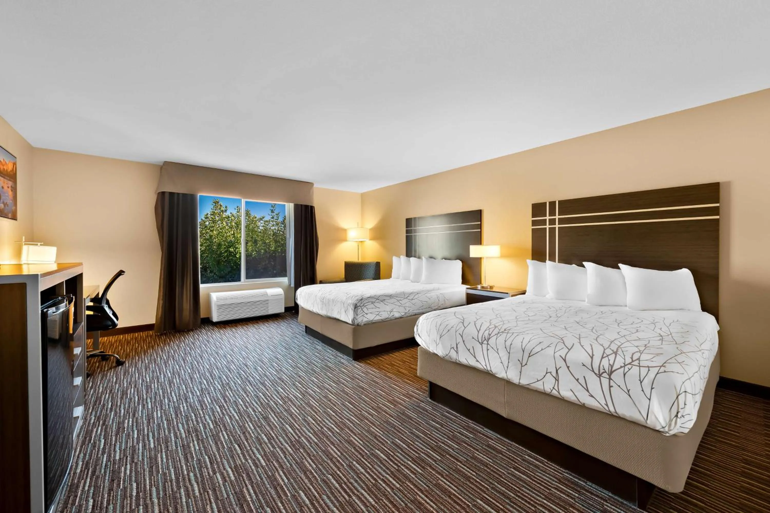 Bedroom, Bed in Best Western Topaz Lake Inn