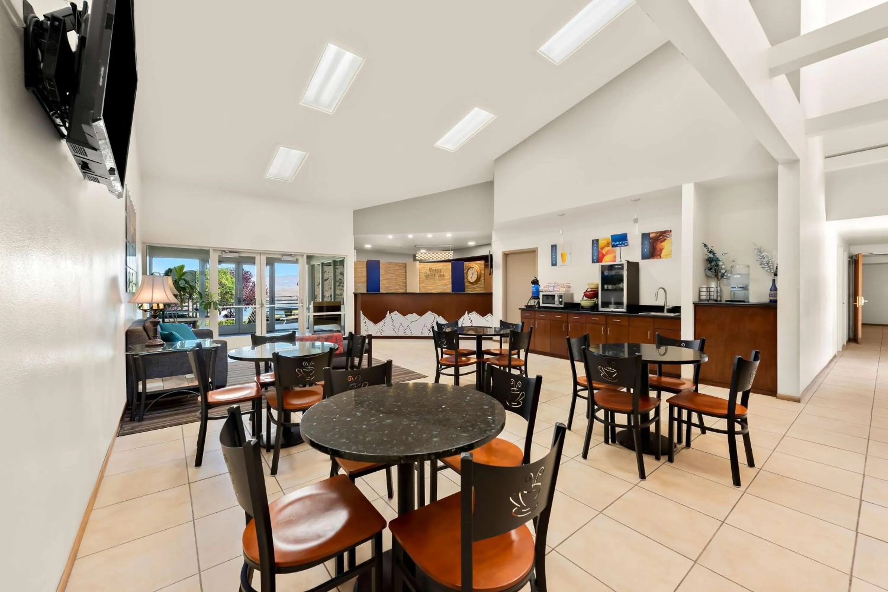 Restaurant/places to eat in Best Western Topaz Lake Inn