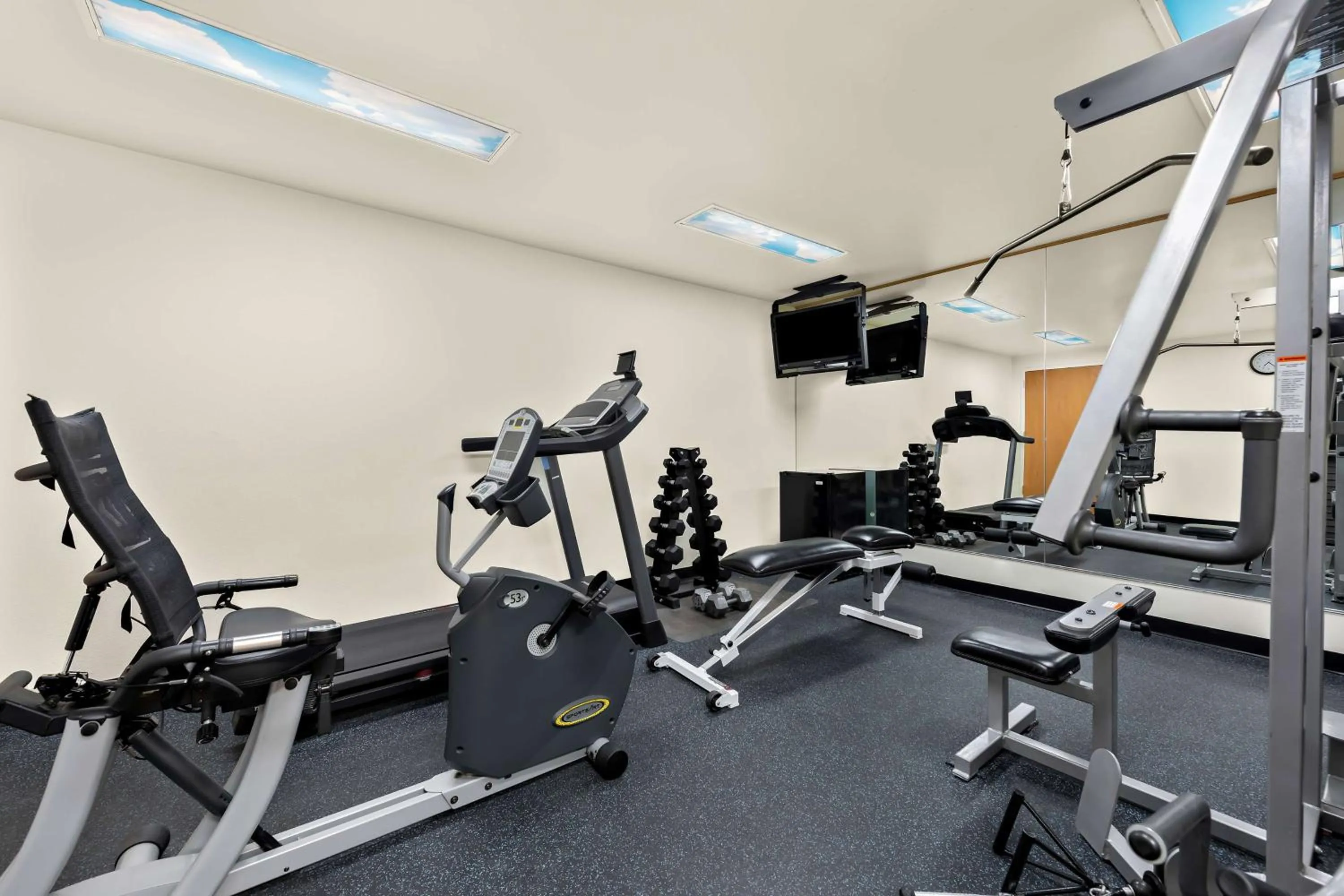Fitness centre/facilities in Best Western Topaz Lake Inn