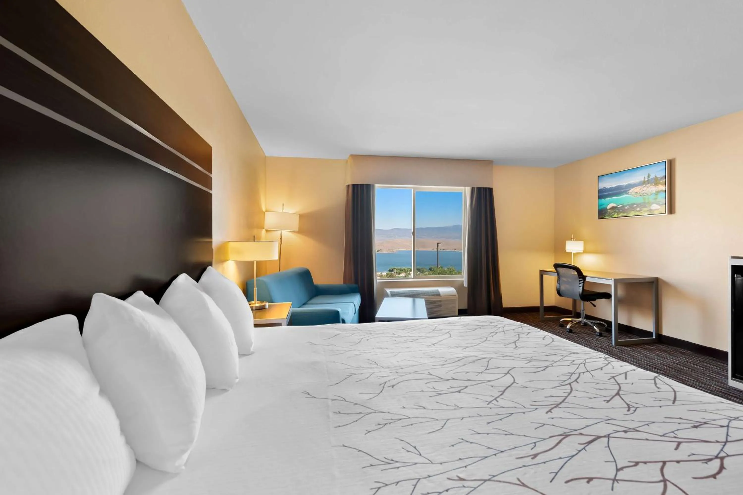 Bedroom, Bed in Best Western Topaz Lake Inn