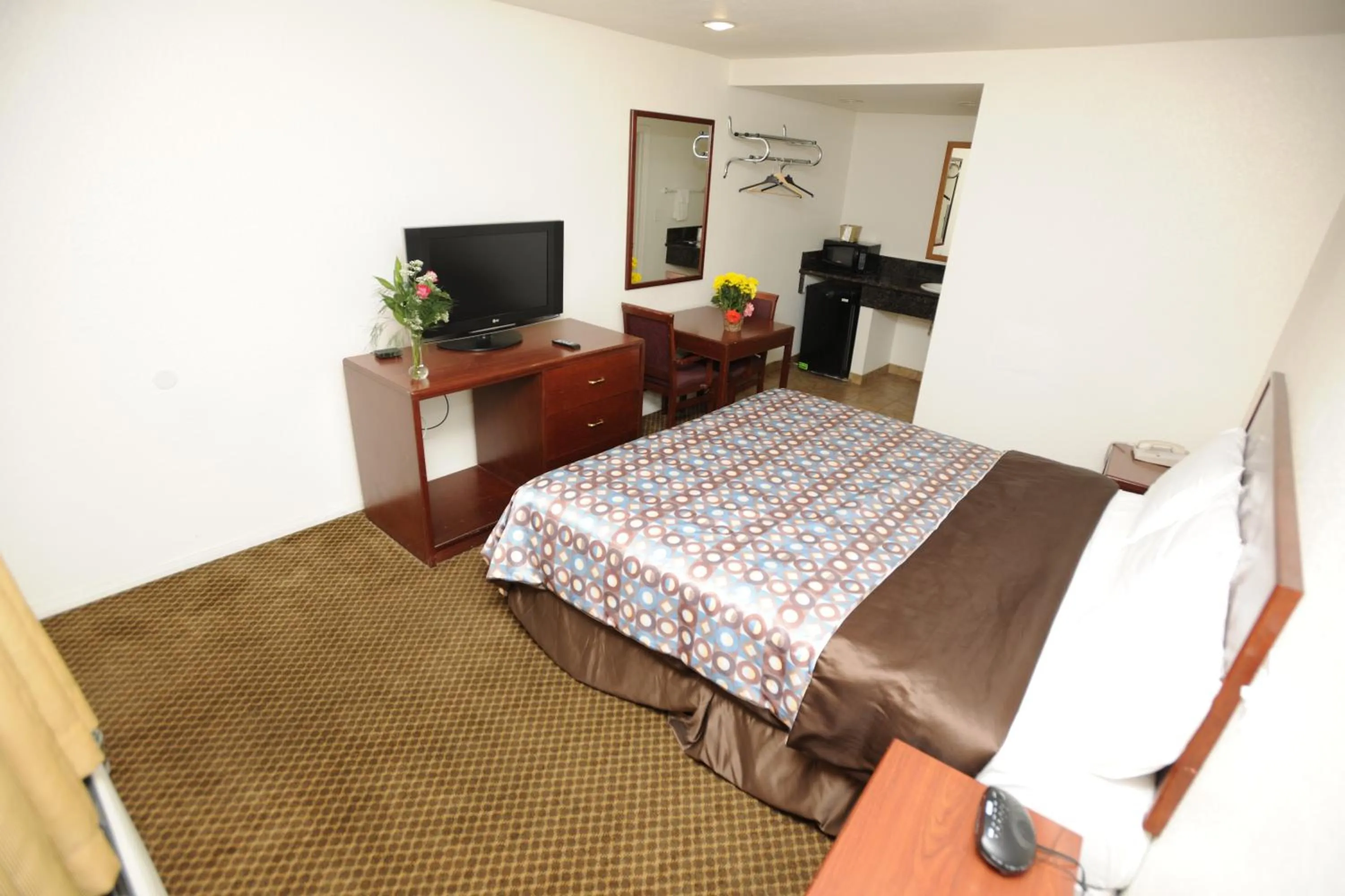 Bedroom, Bed in Victoria Motel