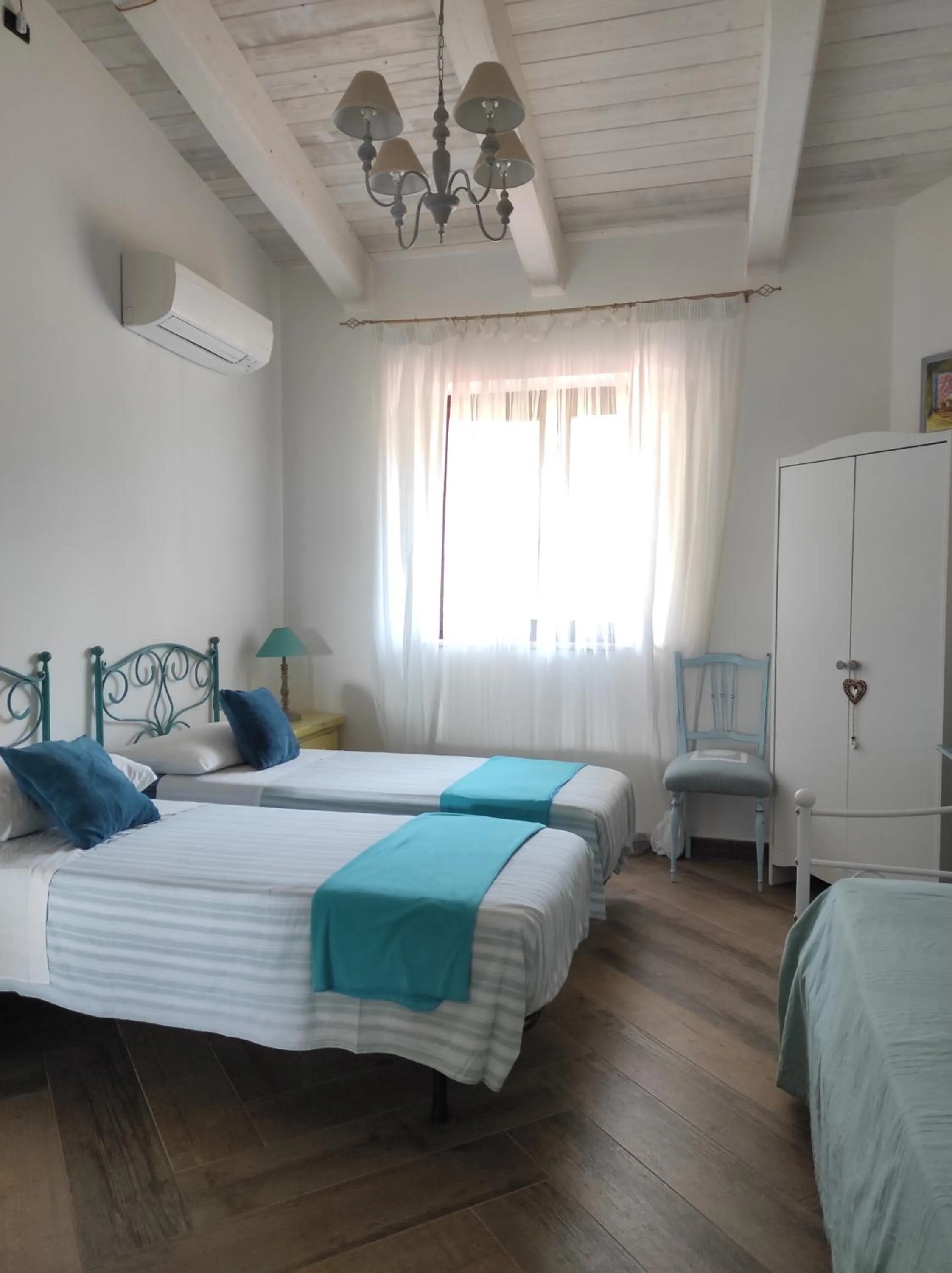 Bed in Caledonia B&B