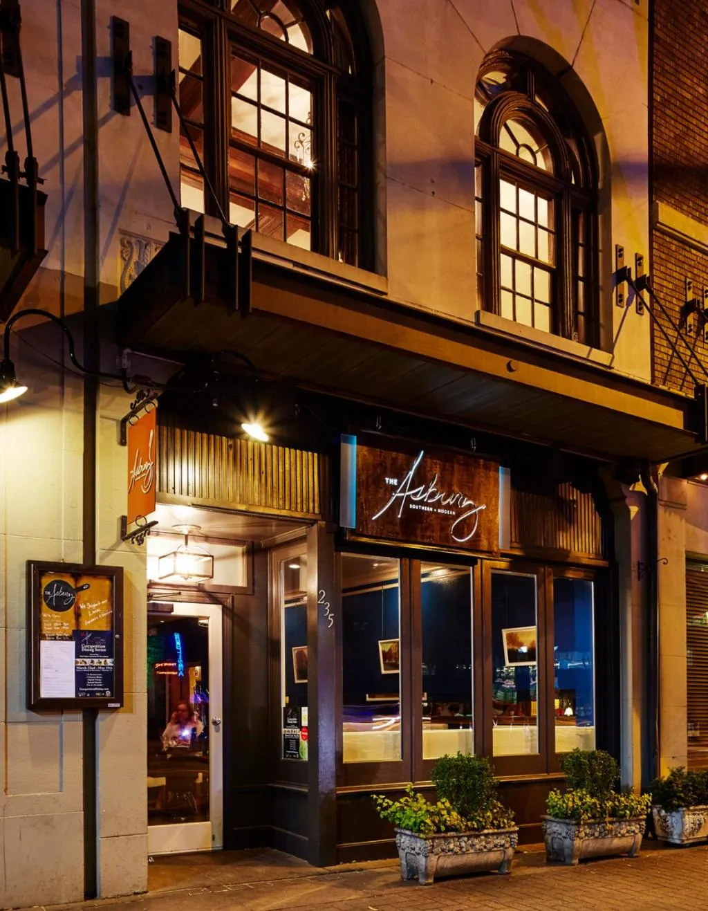 Restaurant/places to eat in Dunhill Hotel