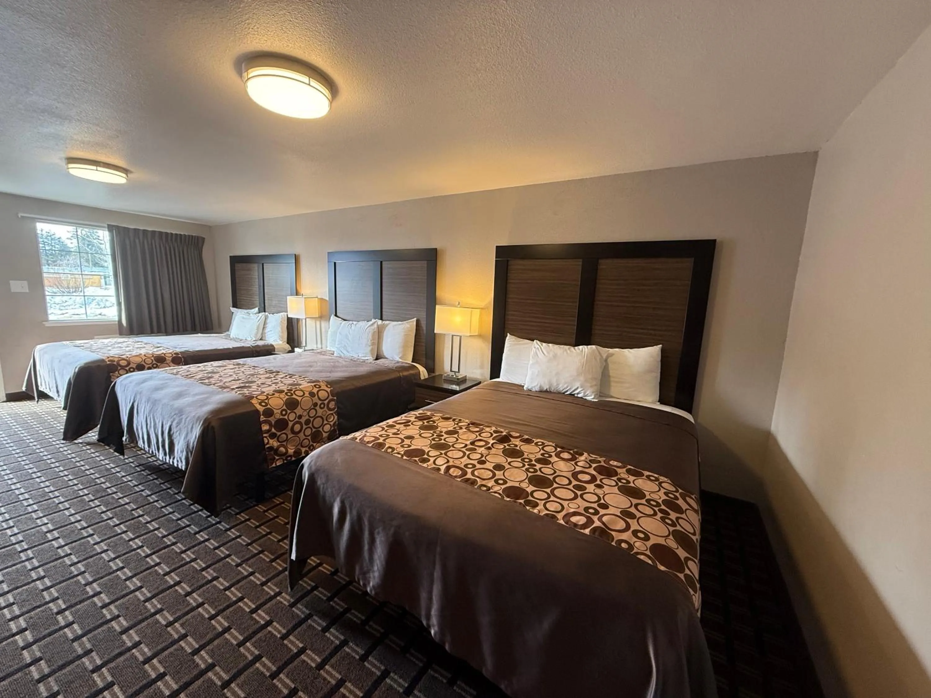 Bed in Beverly Lodge