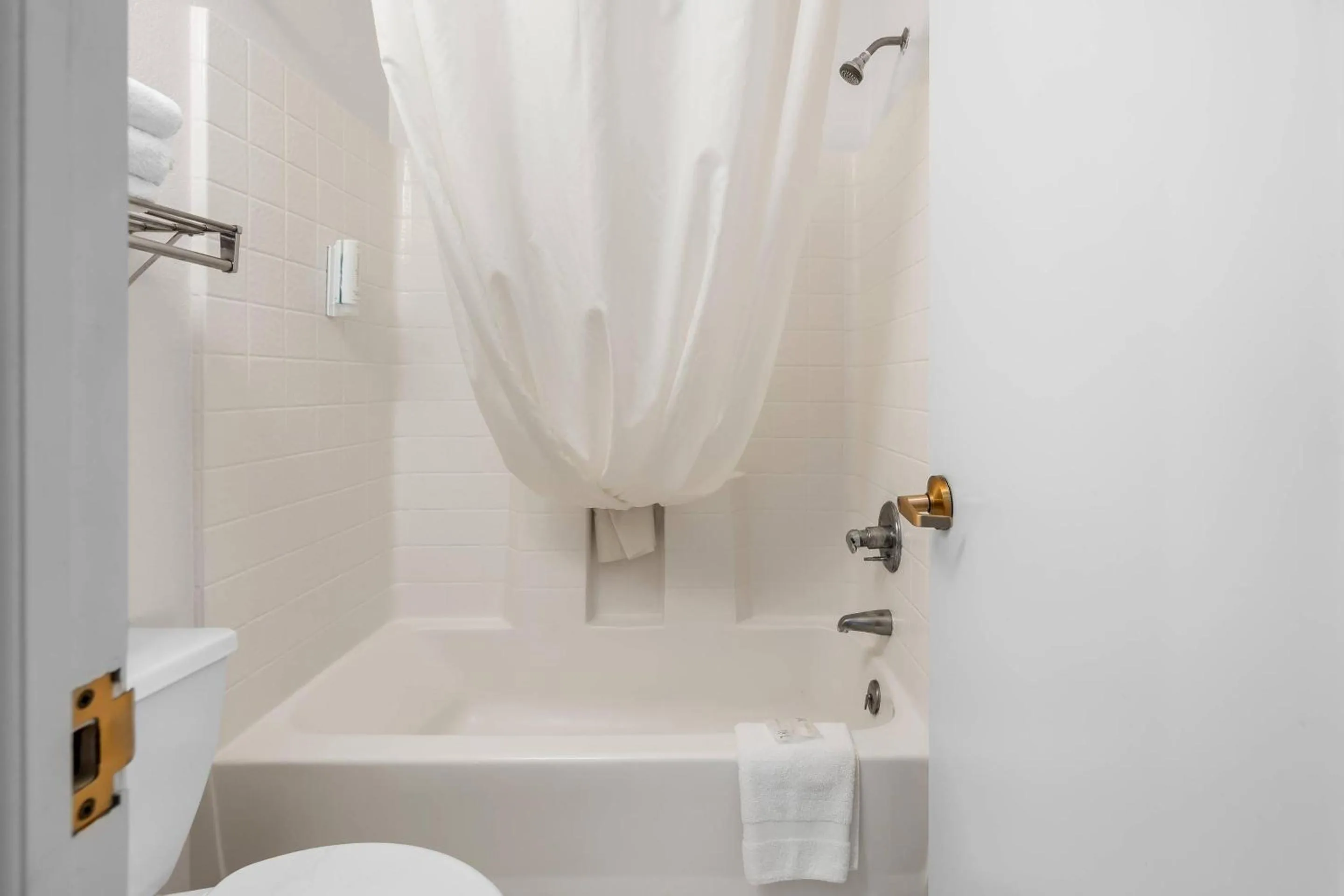 Bedroom in Rodeway Inn Copper Stay Benson AZ I-10 Exit 304