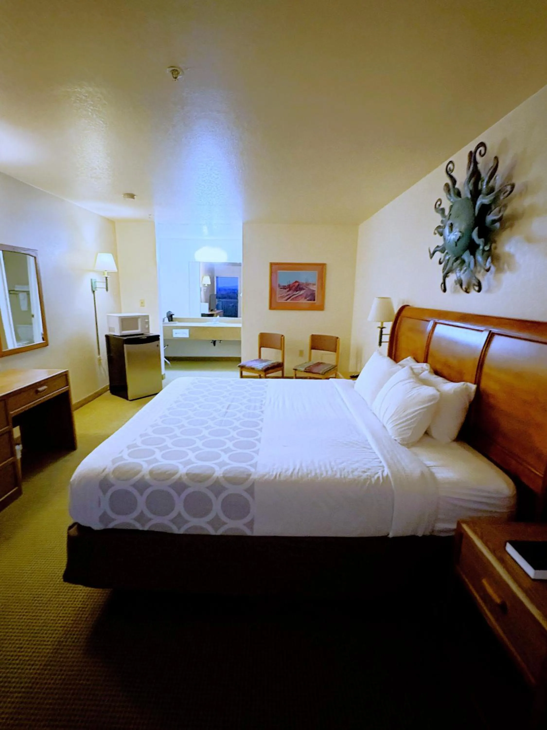Photo of the whole room, Bed in Rodeway Inn Copper Stay Benson AZ I-10 Exit 304