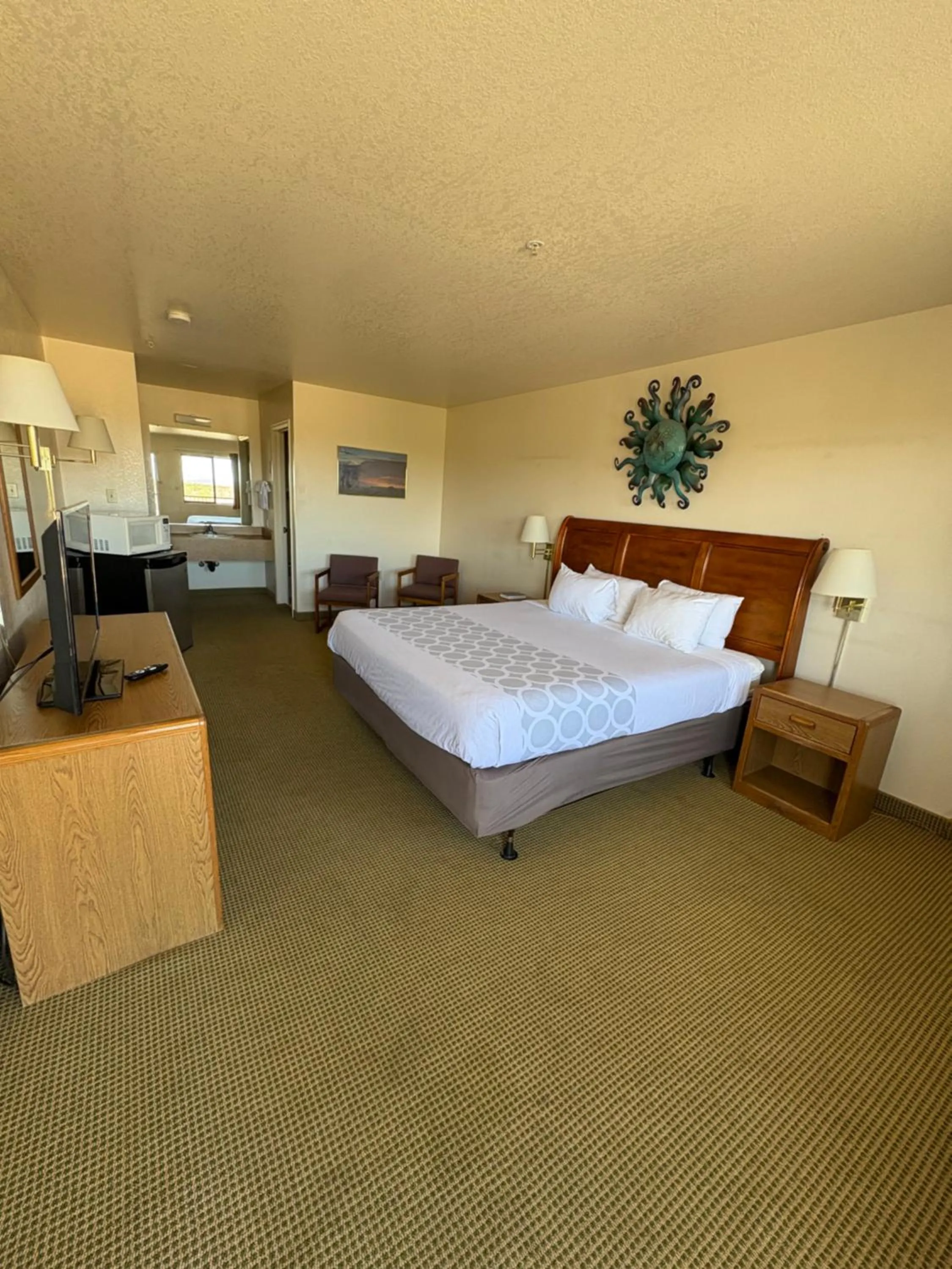 Photo of the whole room, Bed in Rodeway Inn Copper Stay Benson AZ I-10 Exit 304