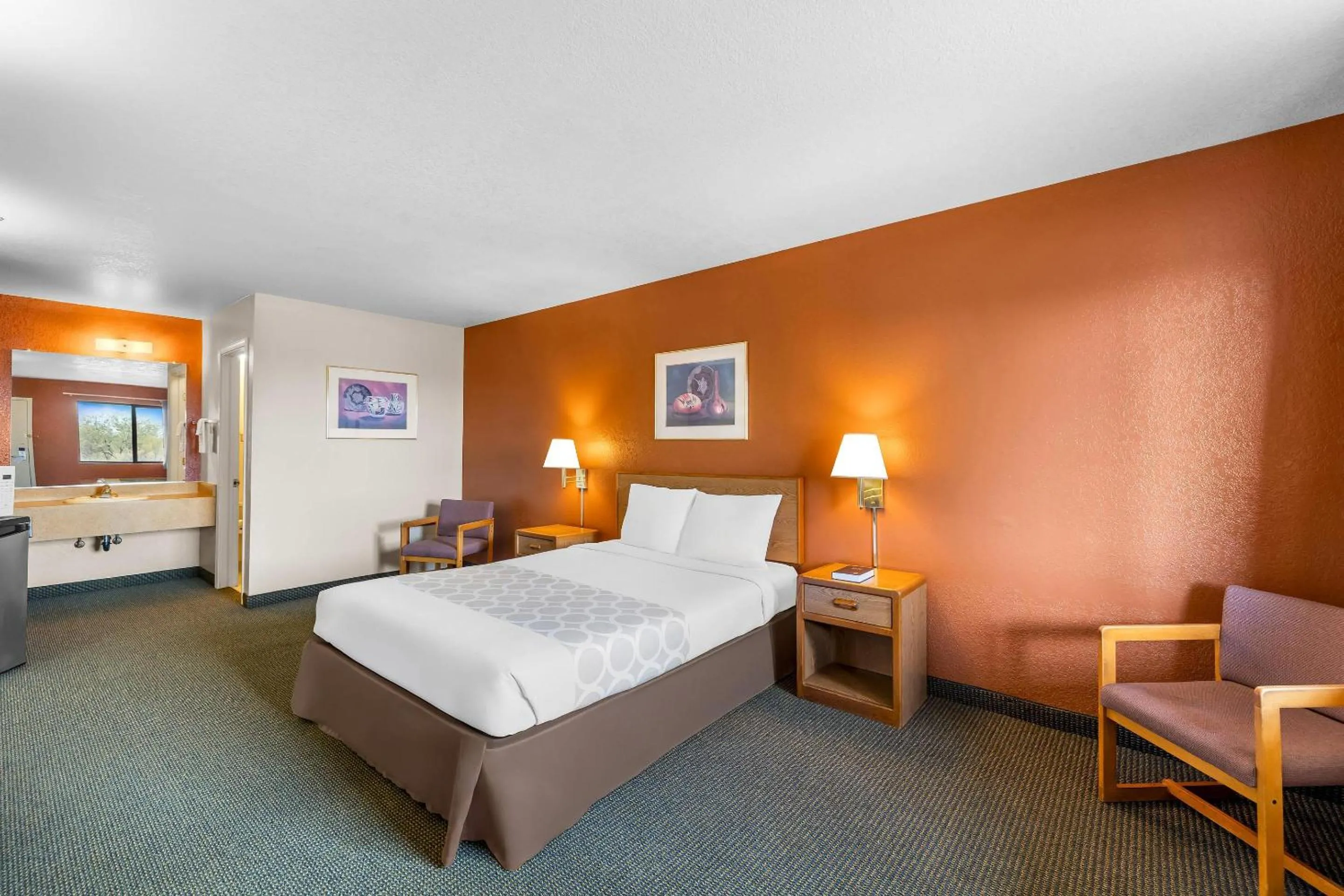 Bedroom, Bed in Rodeway Inn Copper Stay Benson AZ I-10 Exit 304