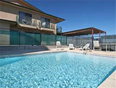 Swimming pool in Rodeway Inn Copper Stay Benson AZ I-10 Exit 304