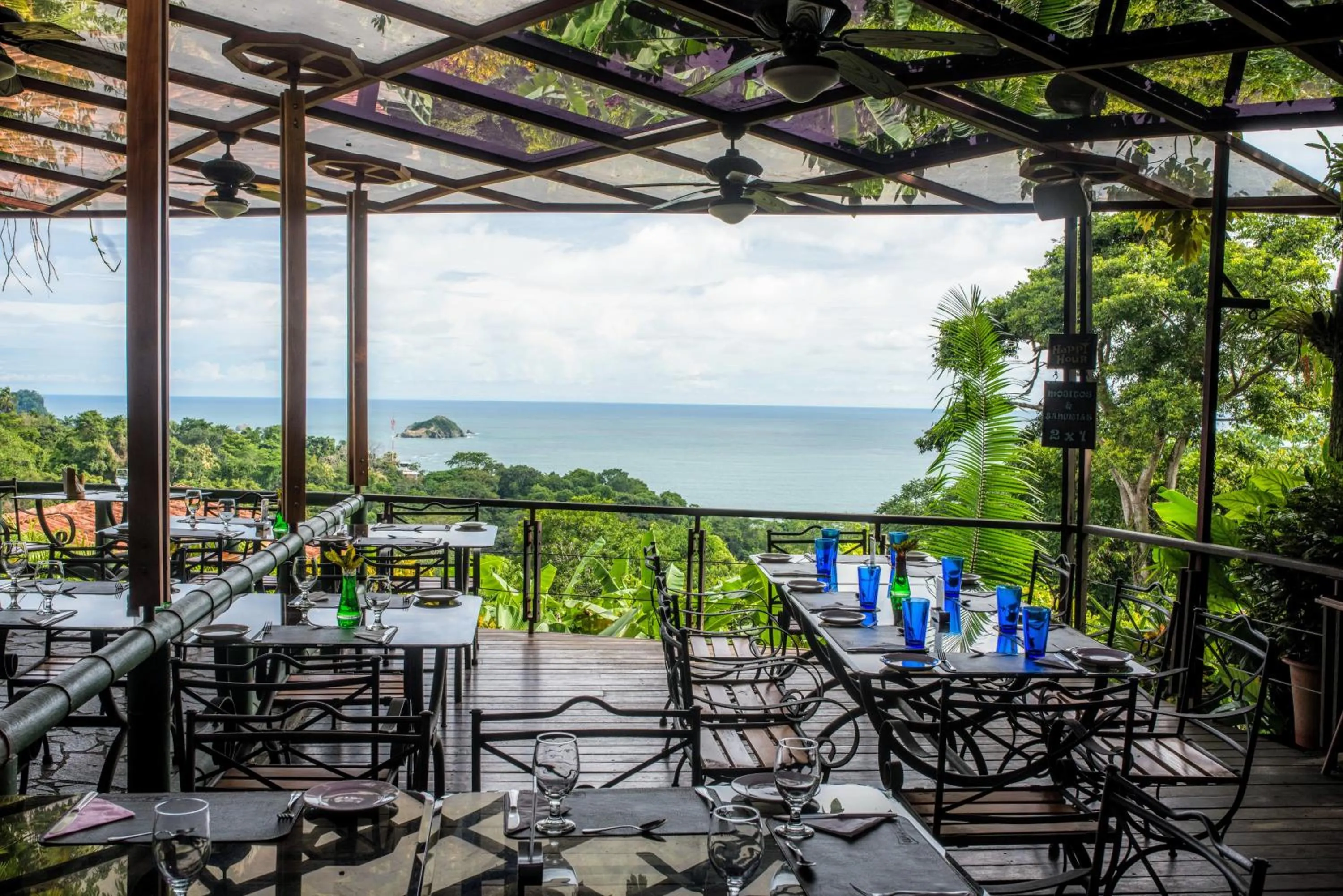 Restaurant/places to eat in Si Como No Resort & Wildlife Refuge