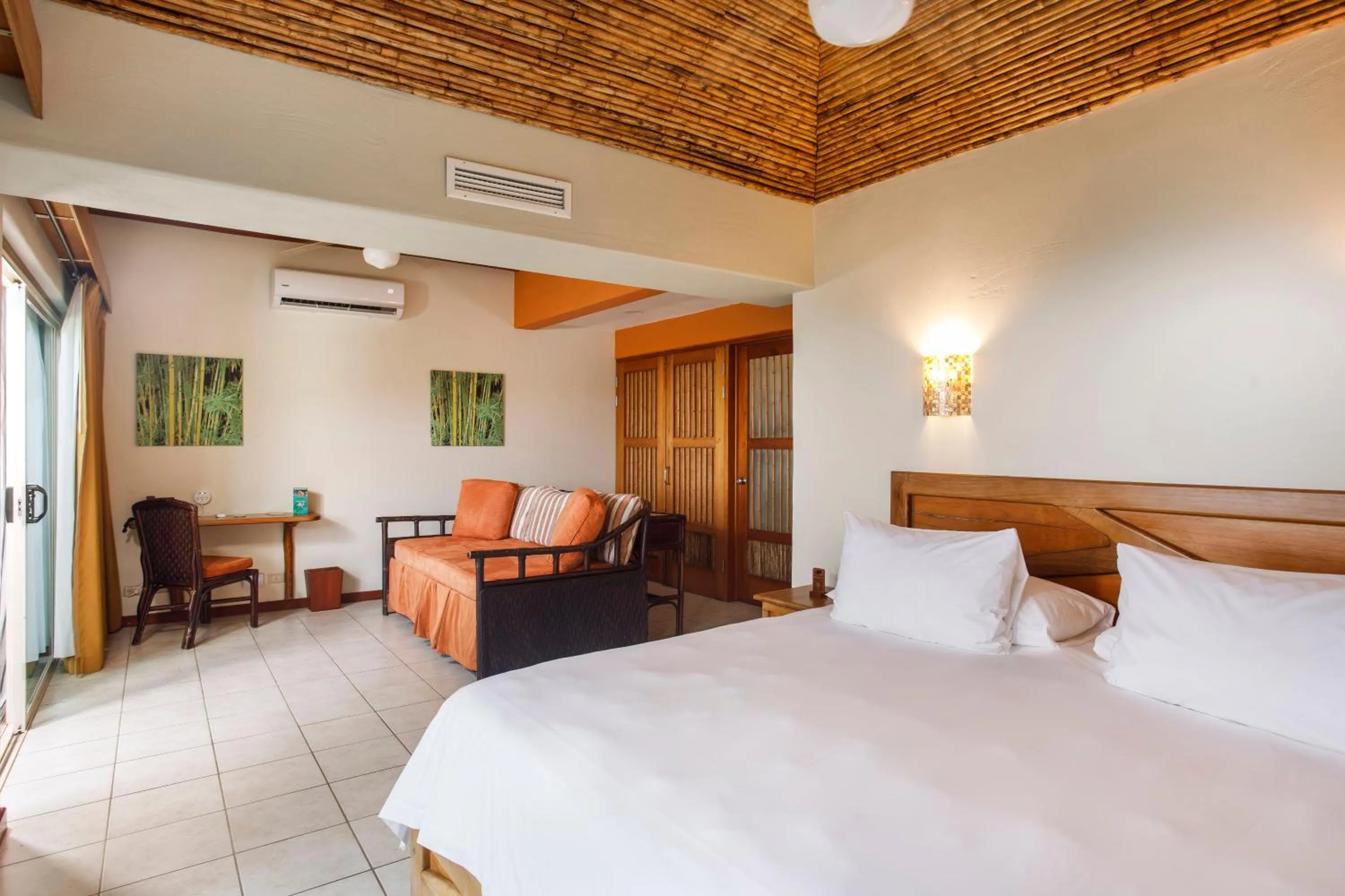 Bed in Si Como No Resort & Wildlife Refuge