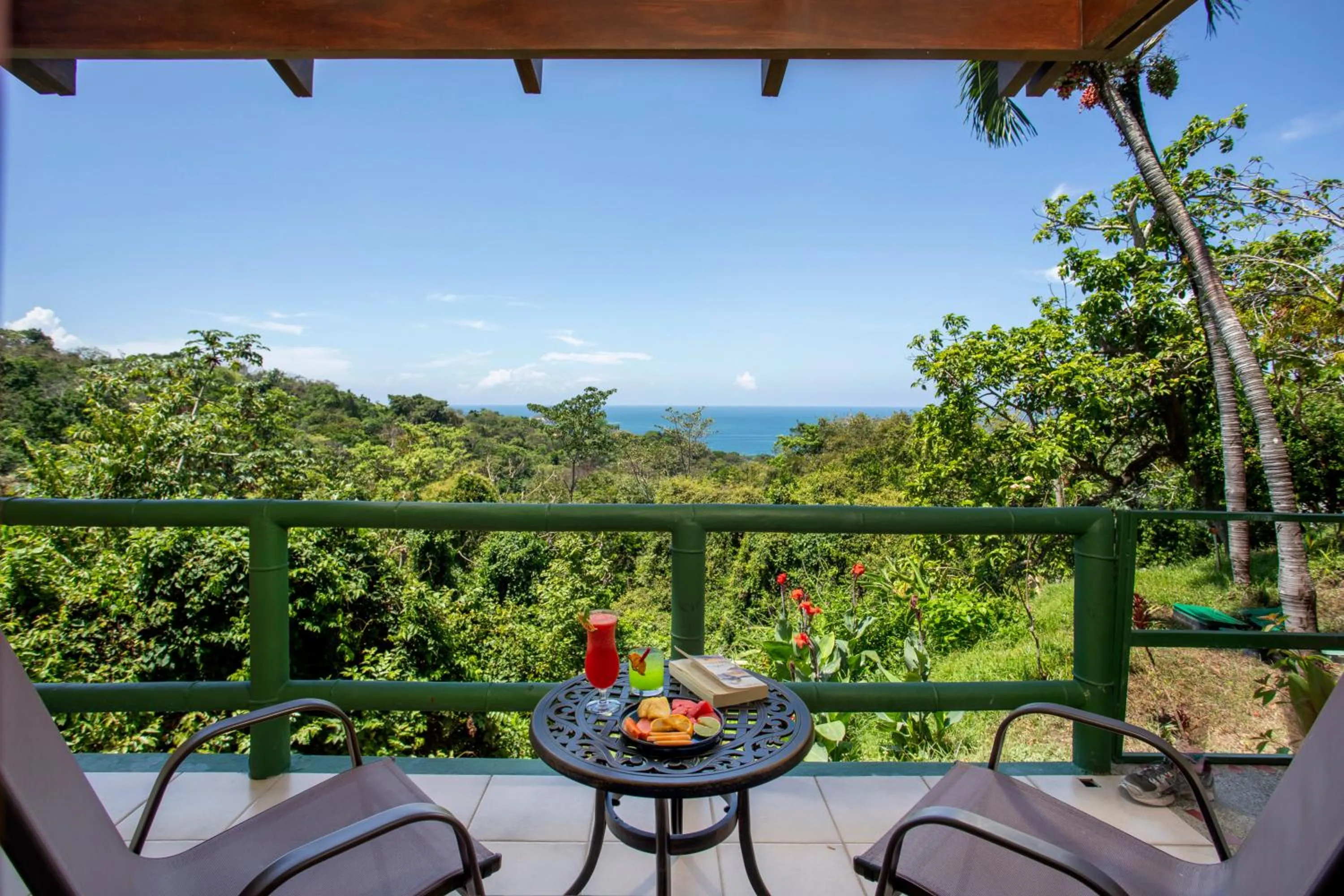 Patio in Si Como No Resort & Wildlife Refuge