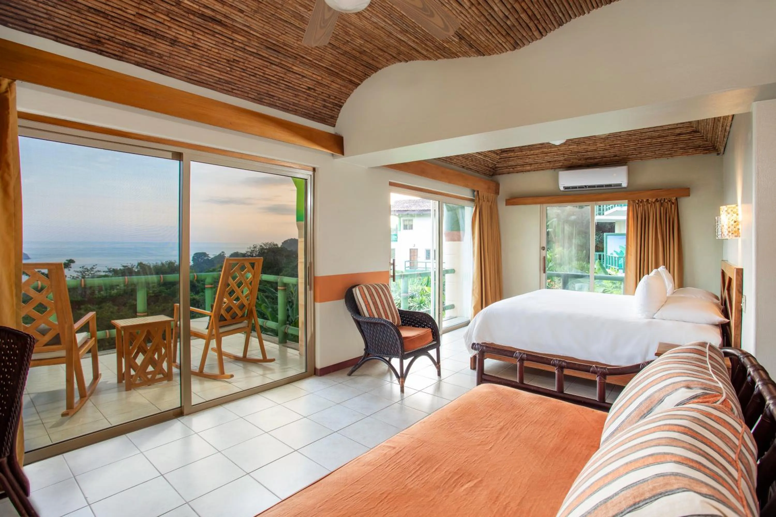 Bed in Si Como No Resort & Wildlife Refuge