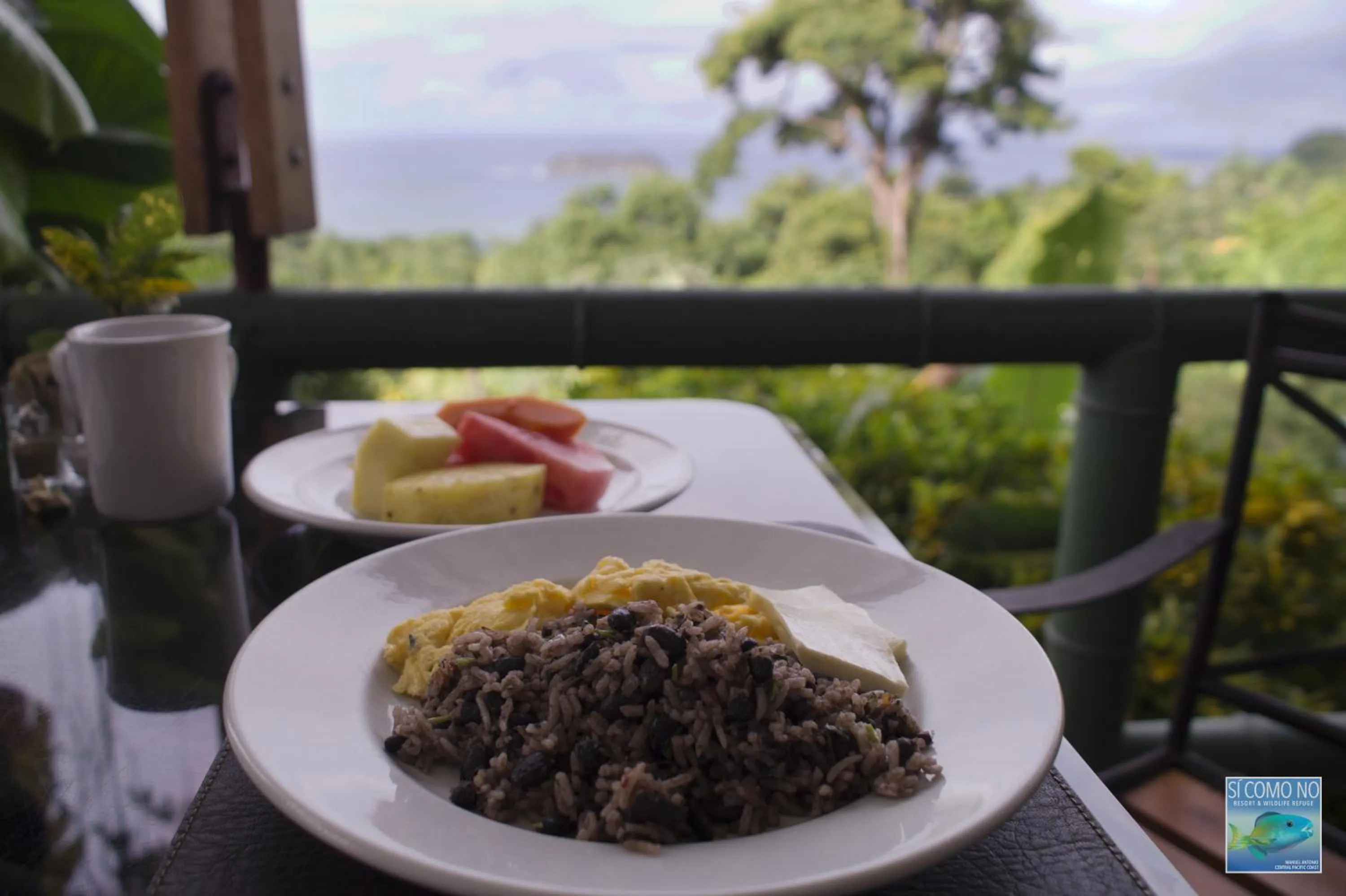 Food in Si Como No Resort & Wildlife Refuge