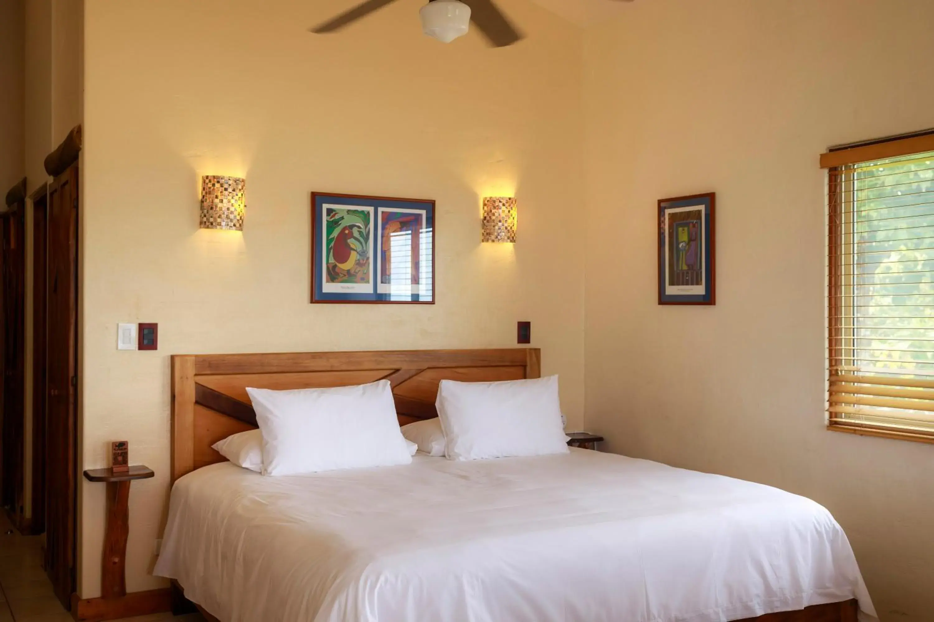Deluxe Room with Balcony and Panoramic Sea View in Si Como No Resort & Wildlife Refuge Deluxe Room with Balcony and Panoramic Sea View in Si Como No Resort & Wildlife Refuge