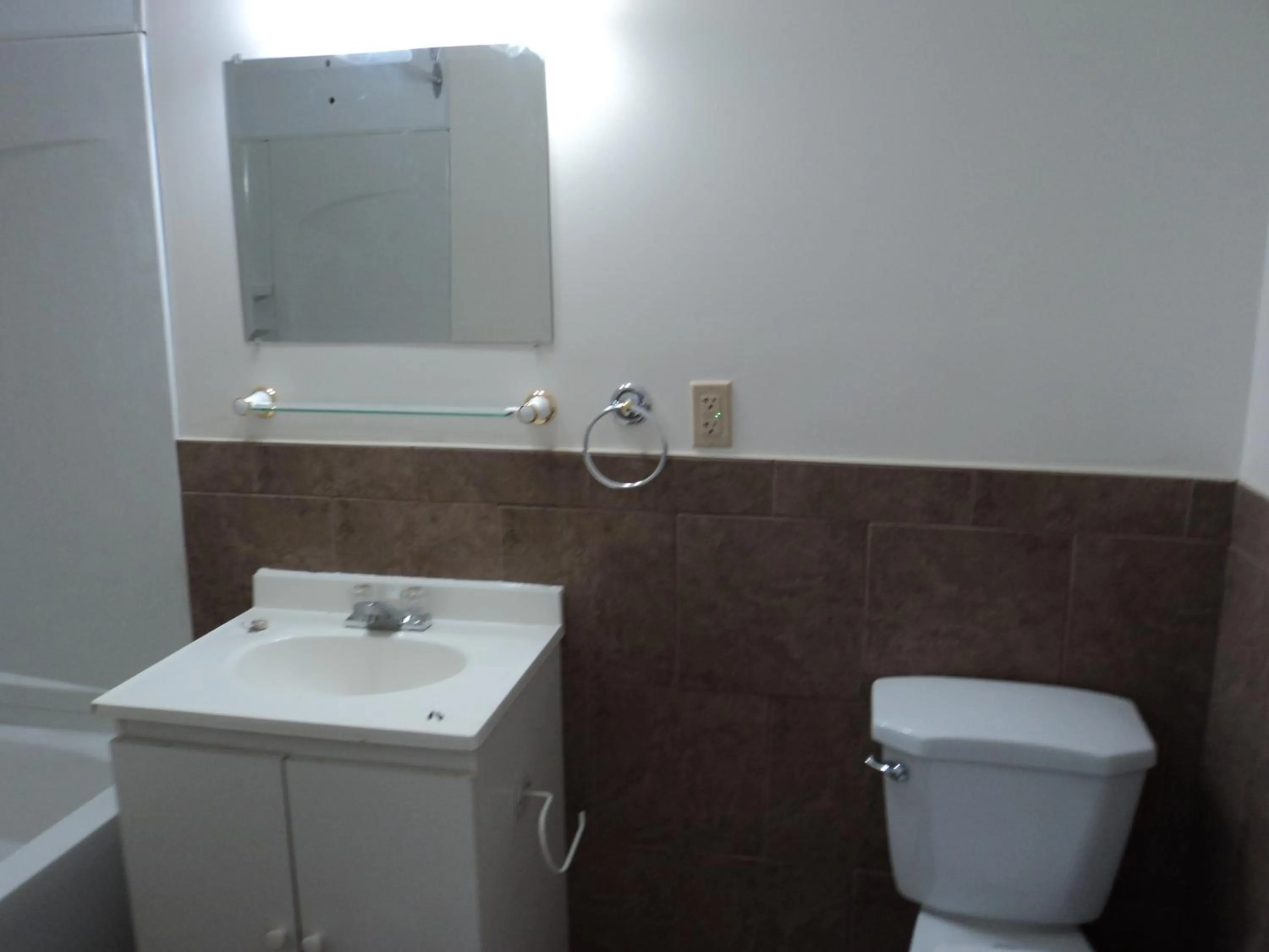 Bathroom in Rymal's Motel