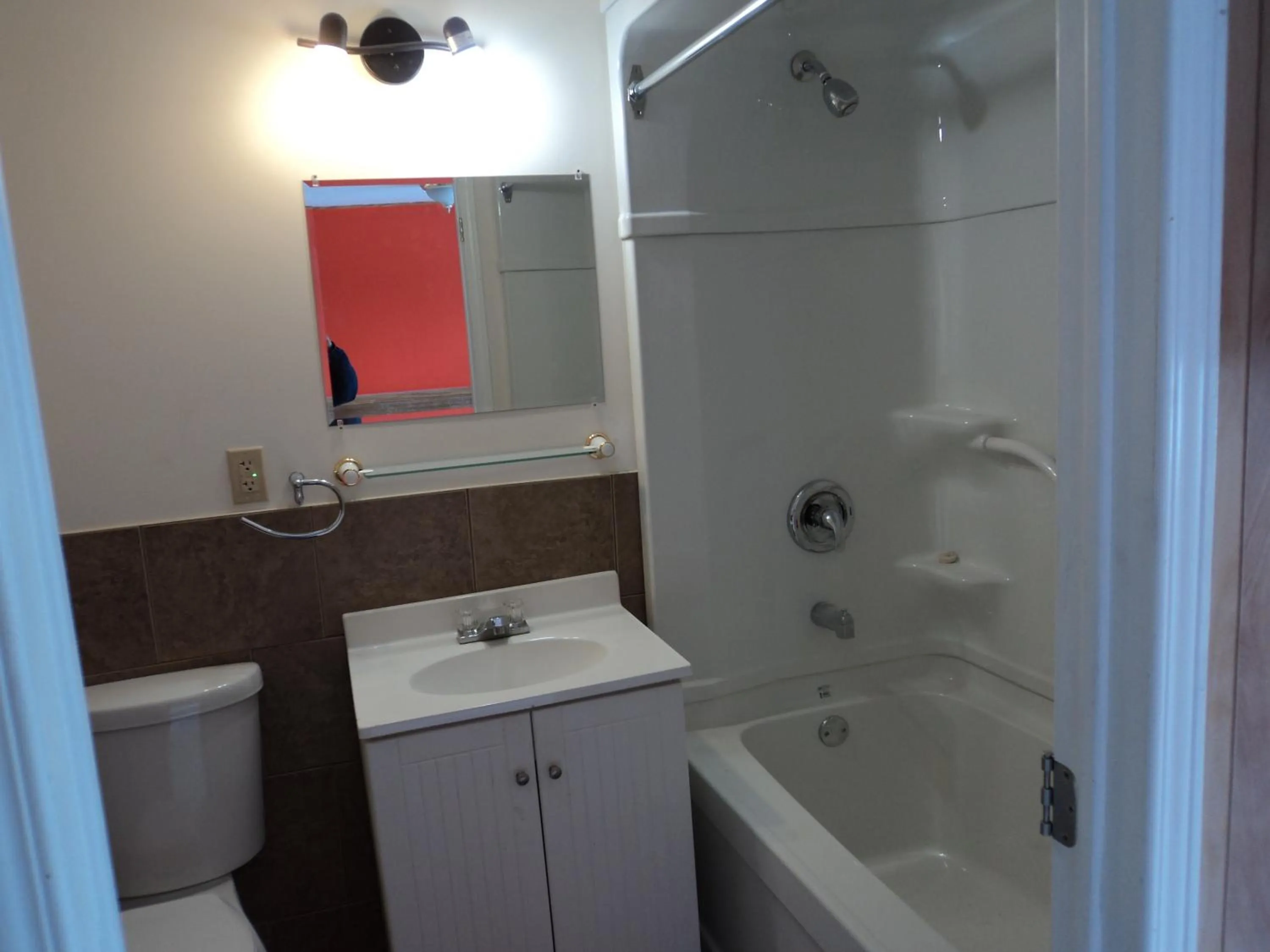 Bathroom in Rymal's Motel