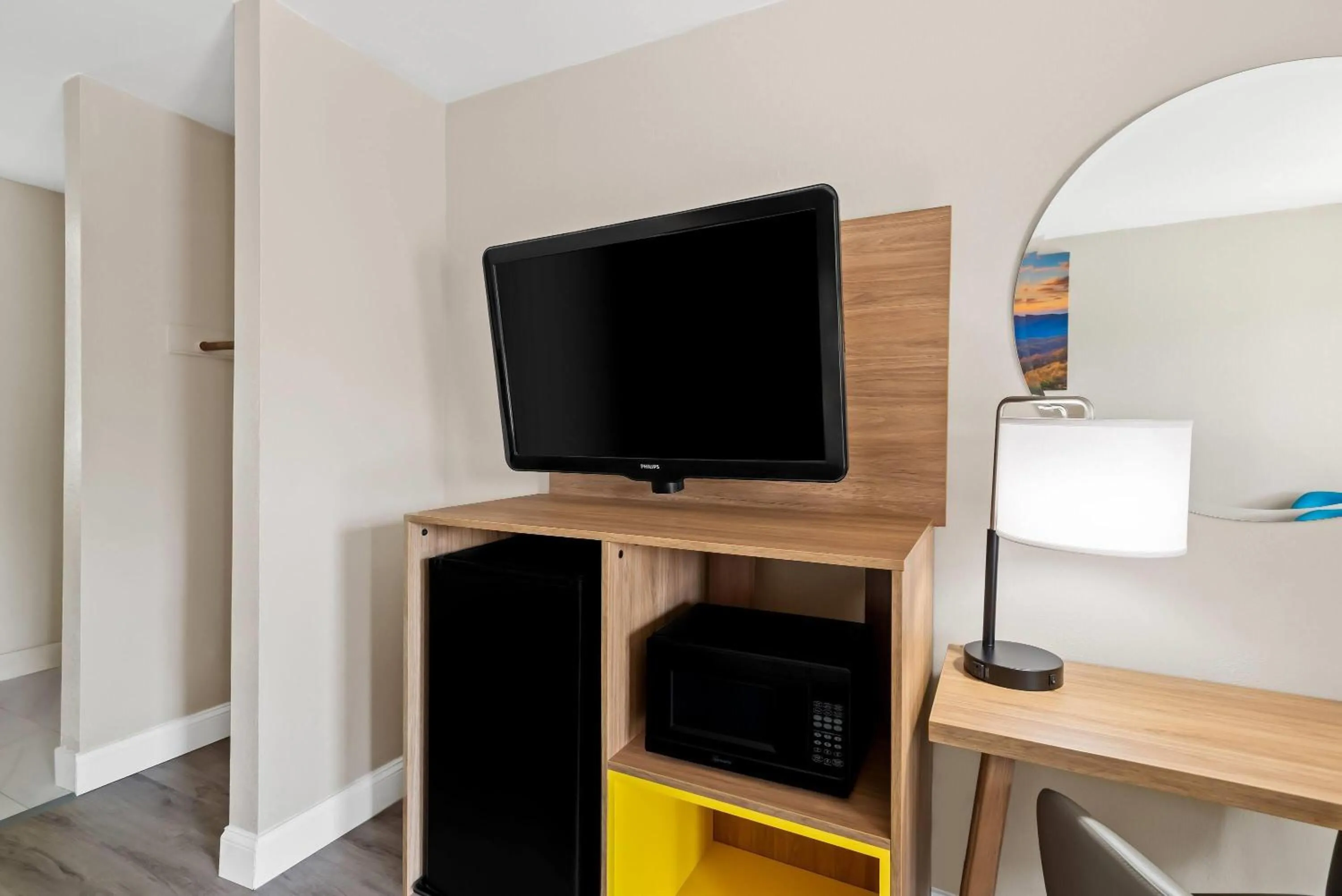 Bed in Days Inn by Wyndham Petersburg/South Fort Lee