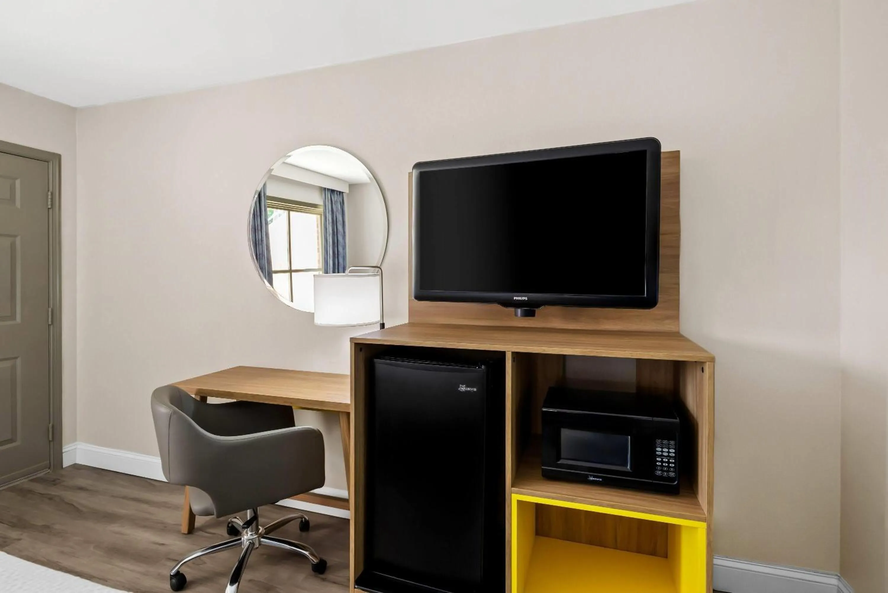 Bed in Days Inn by Wyndham Petersburg/South Fort Lee