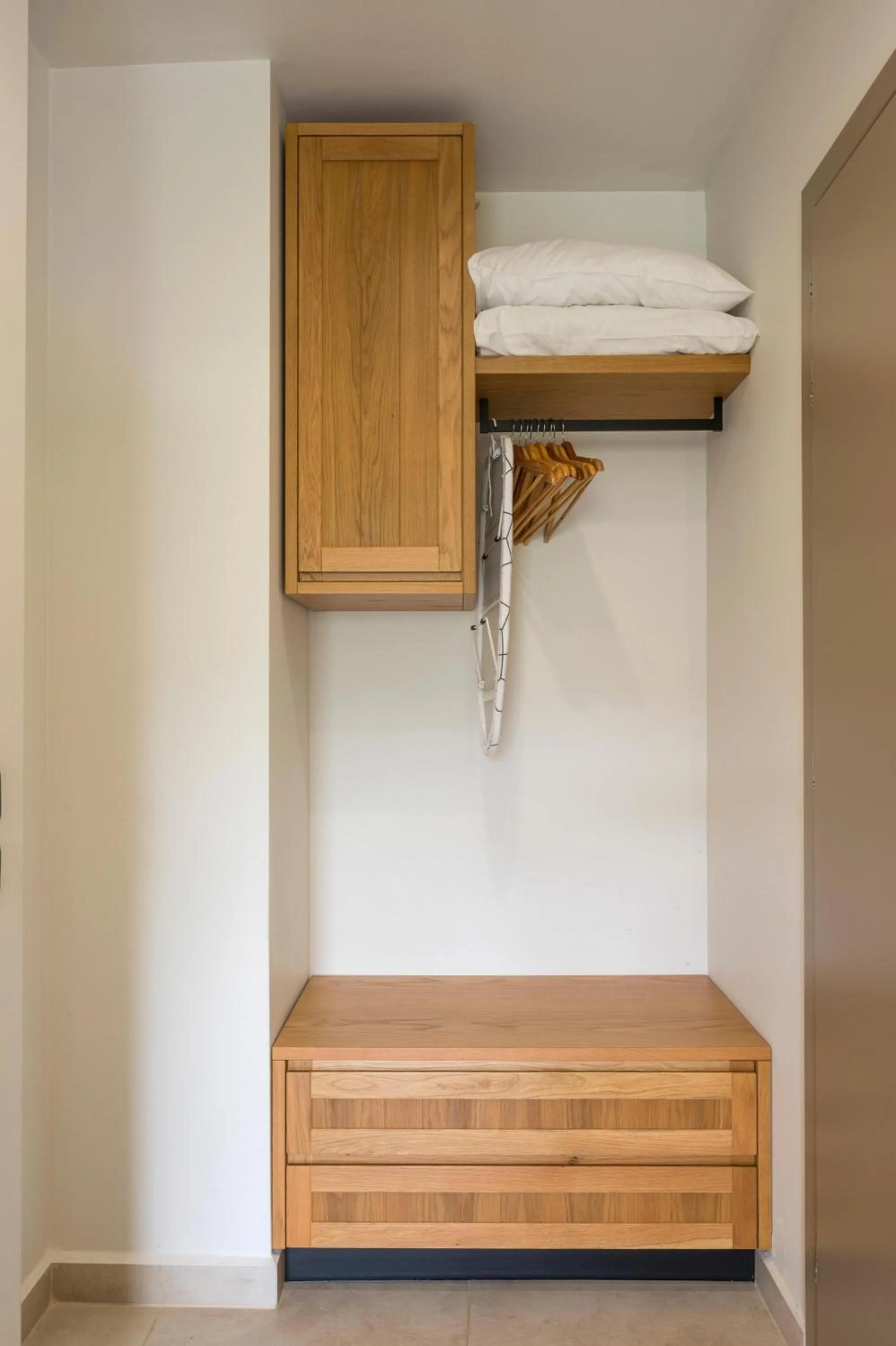 wardrobe in Petritos Rooms and Studios