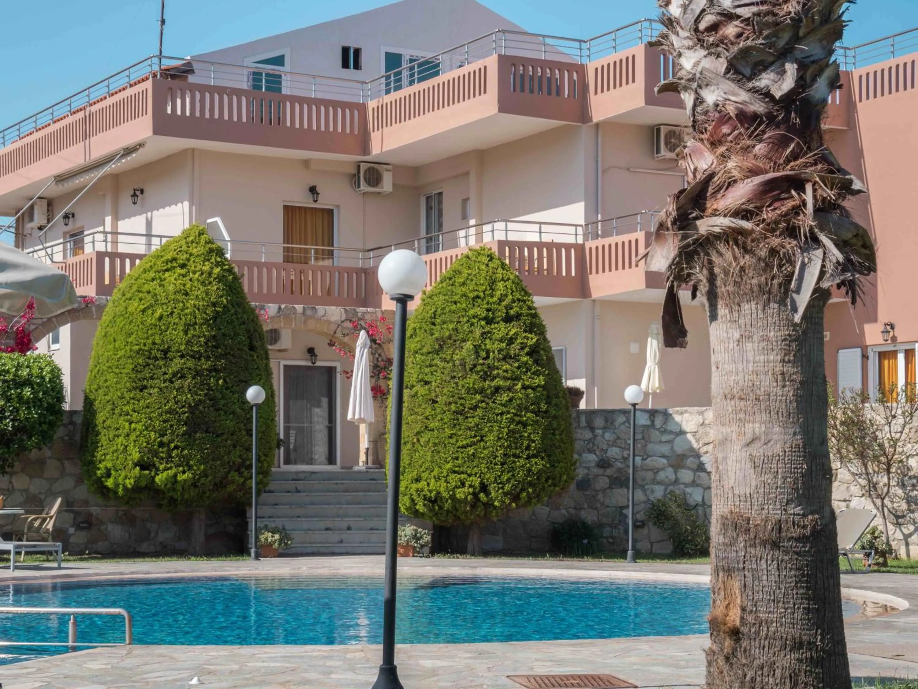 Other in Petritos Rooms and Studios