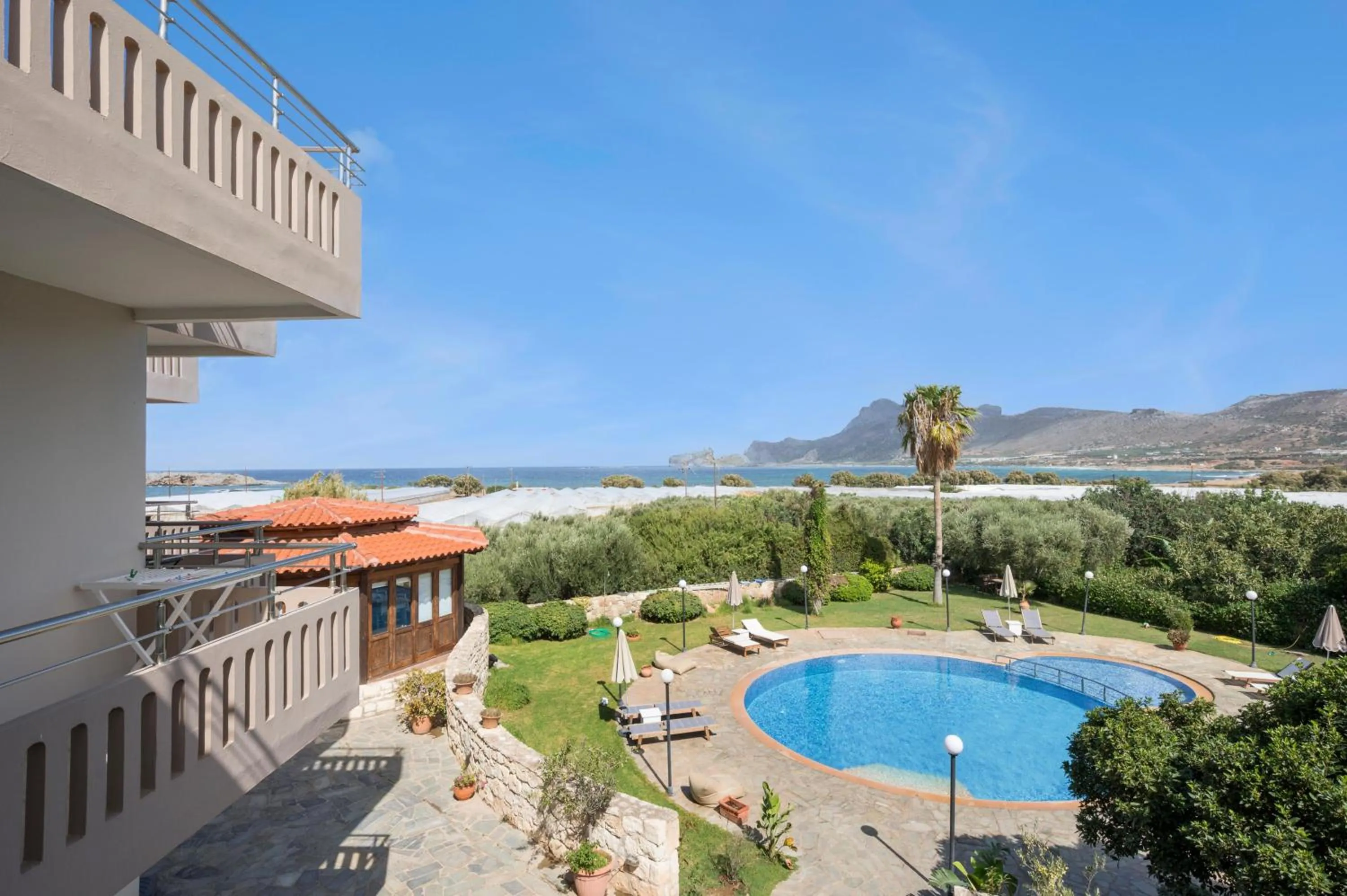 Property building in Petritos Rooms and Studios