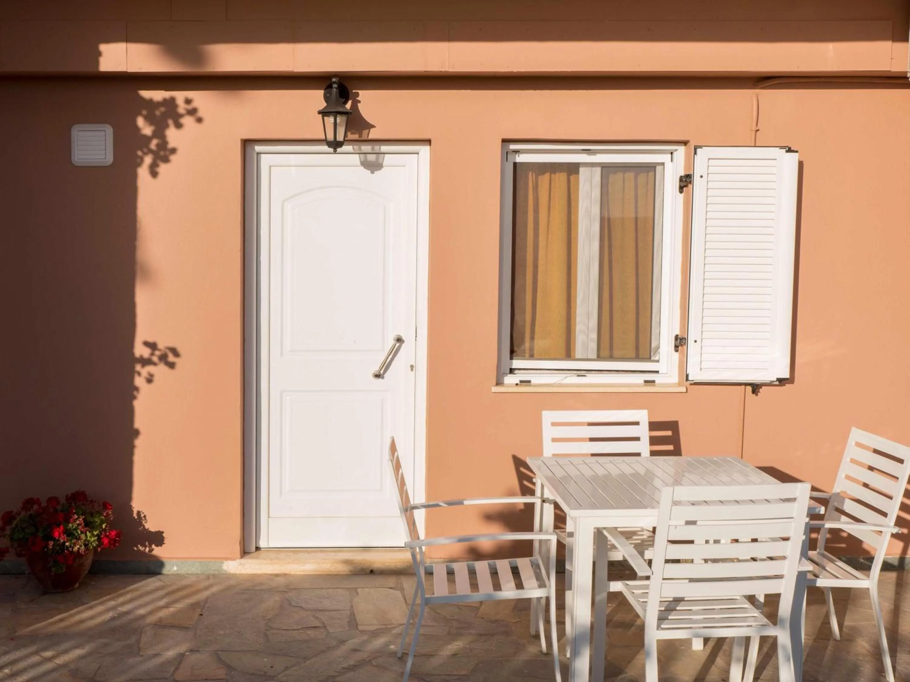 Patio in Petritos Rooms and Studios