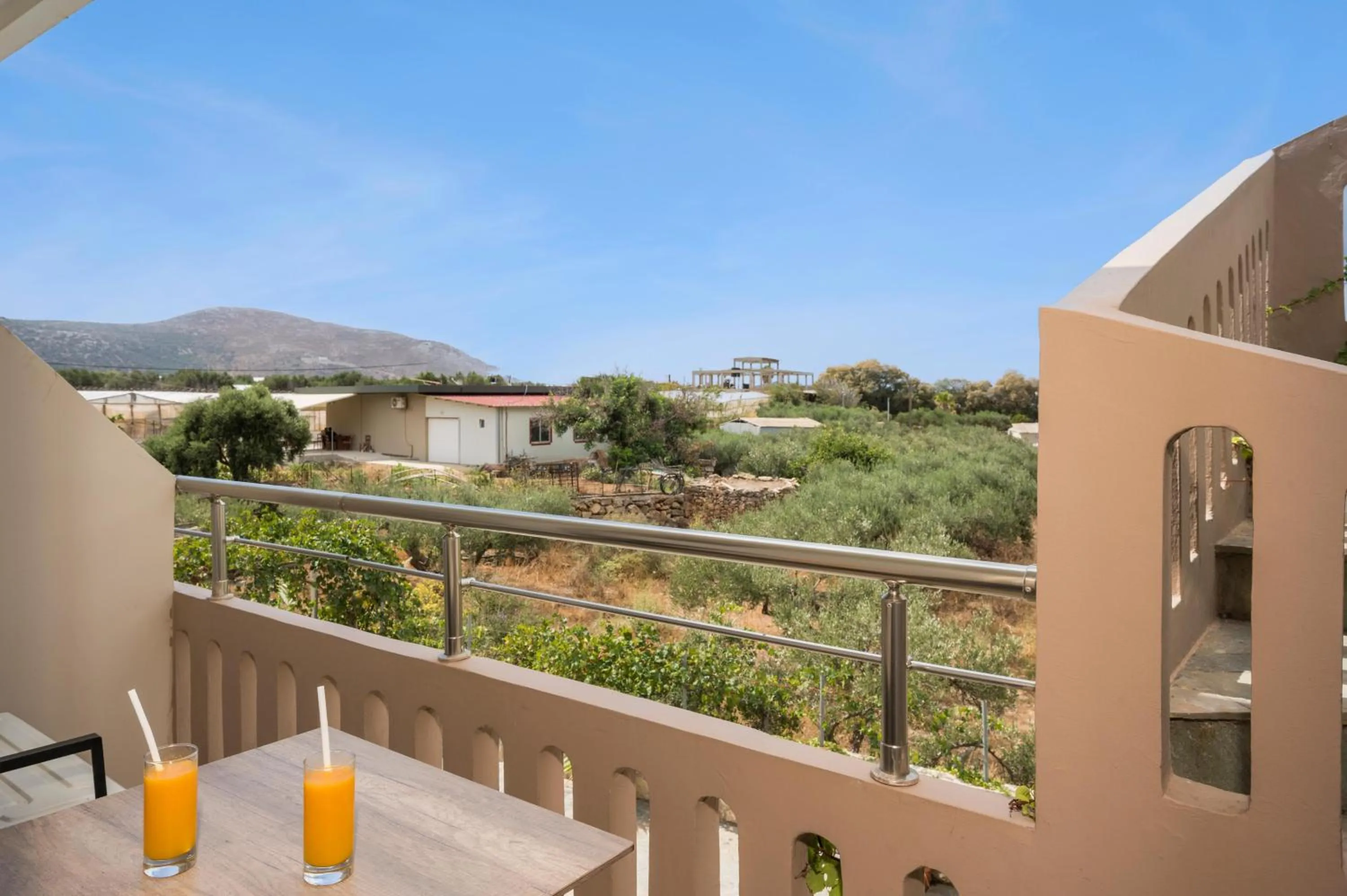 Day in Petritos Rooms and Studios