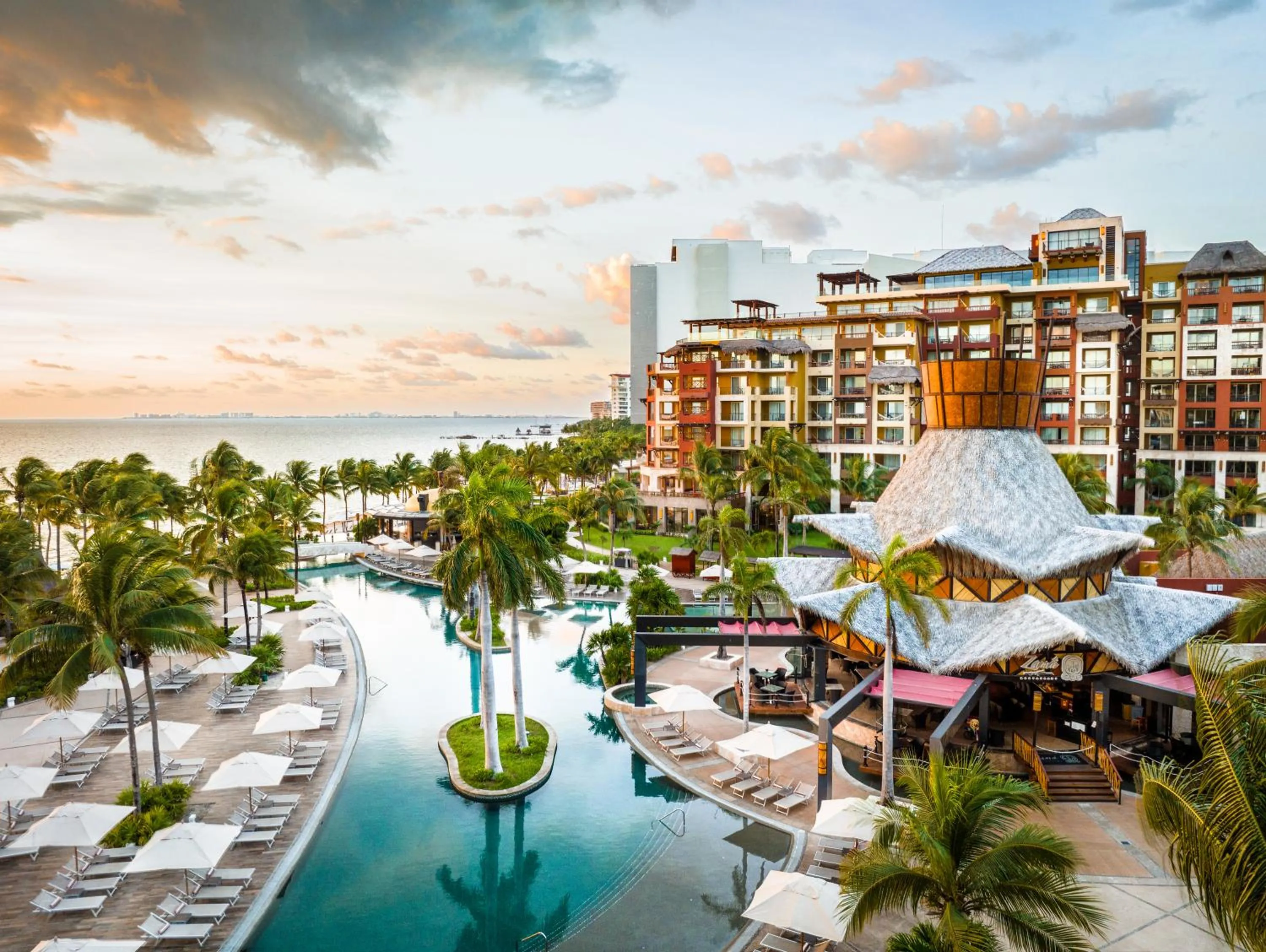 Property building in Villa del Palmar Cancun Luxury Beach Resort & Spa