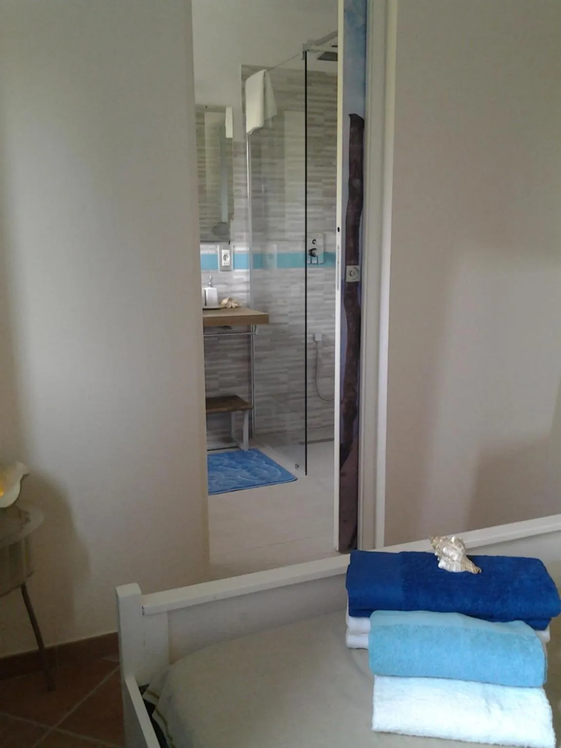 Photo of the whole room in Frina di Mari b&b