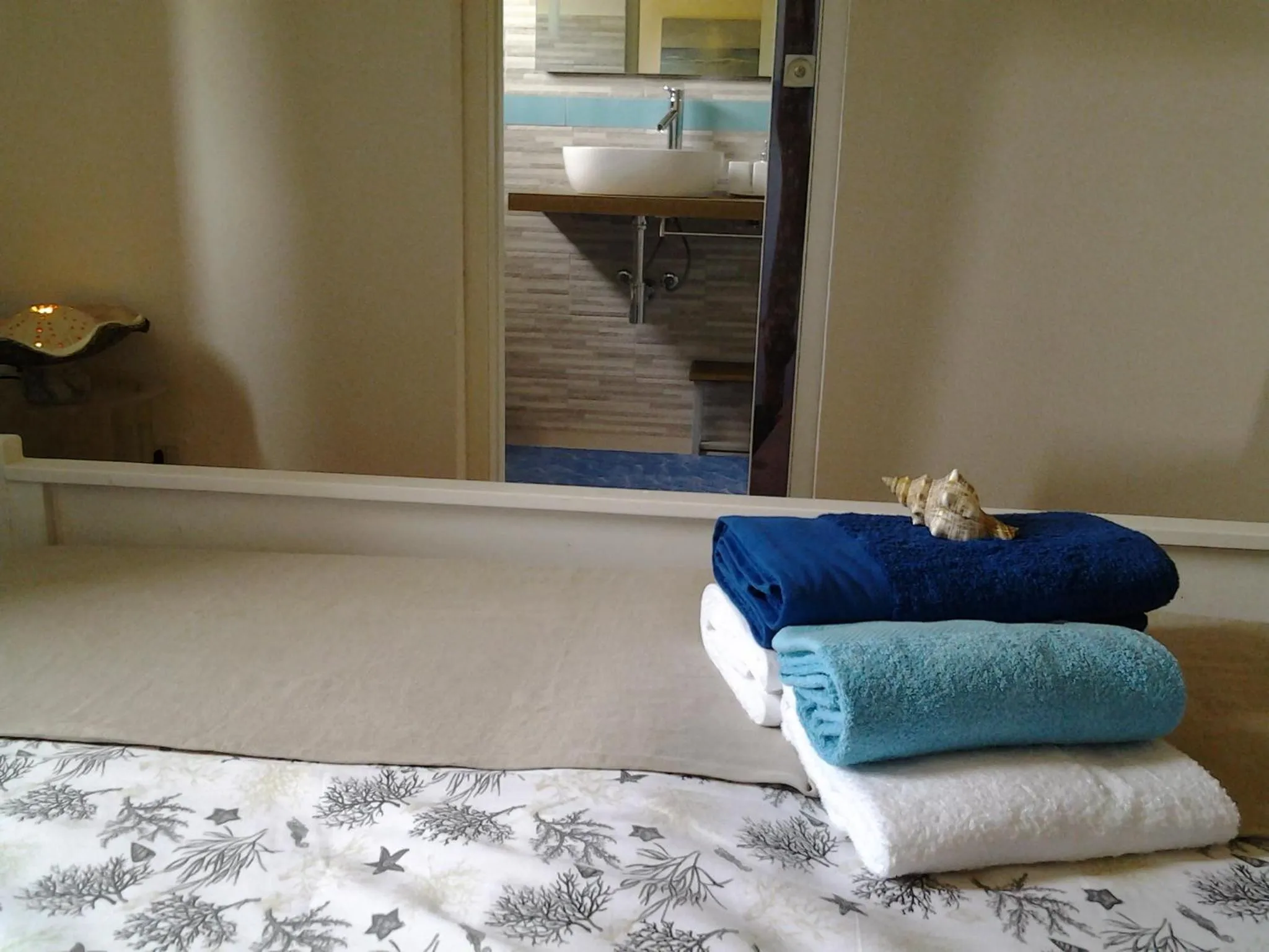 Photo of the whole room in Frina di Mari b&b